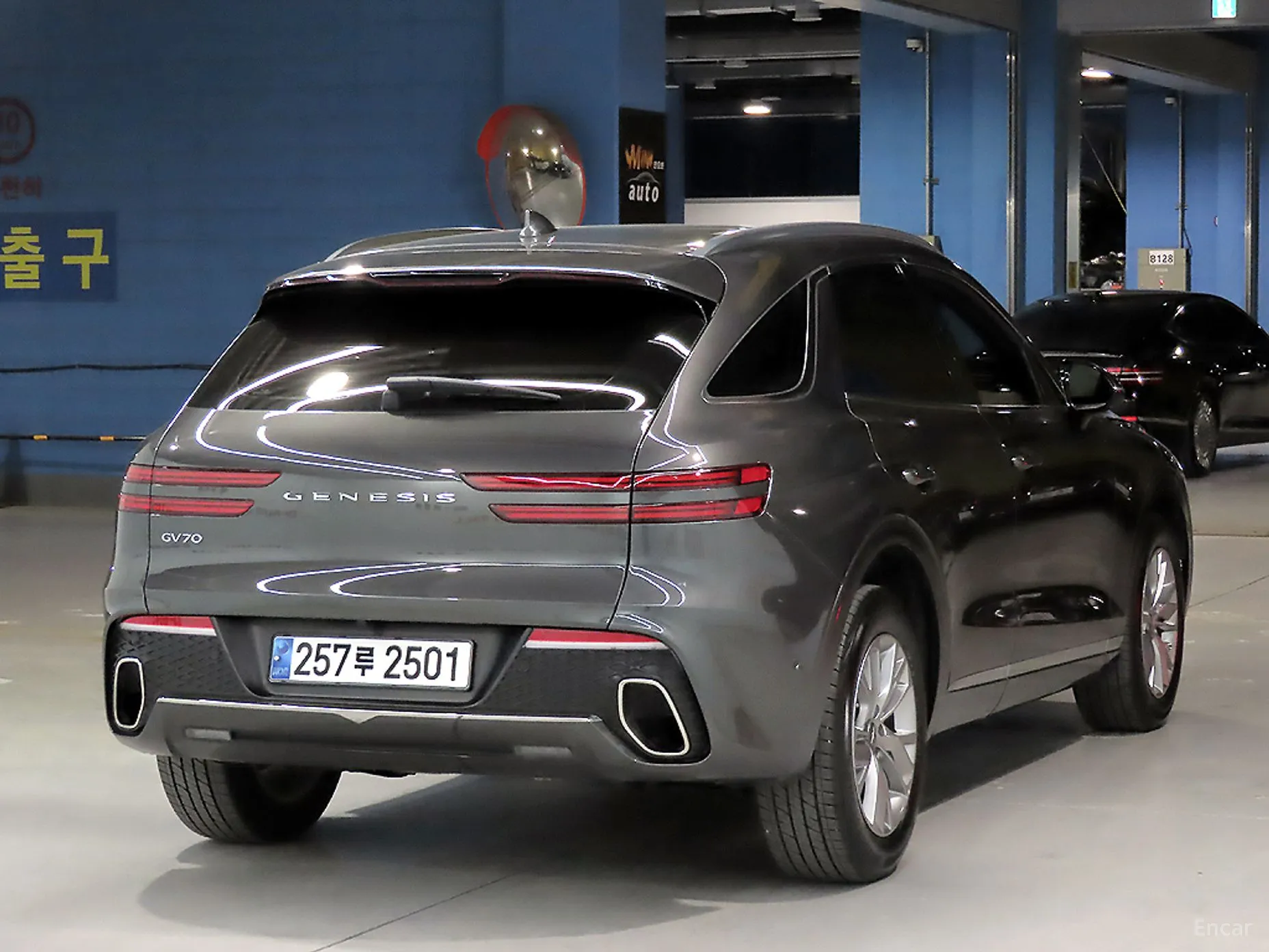 Genesis GV70 превью 2