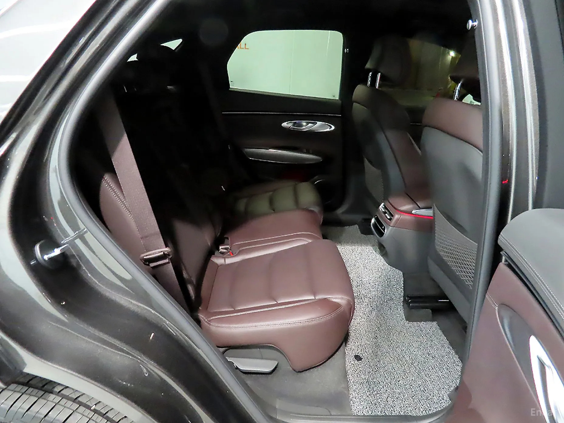 Genesis GV70 превью 16