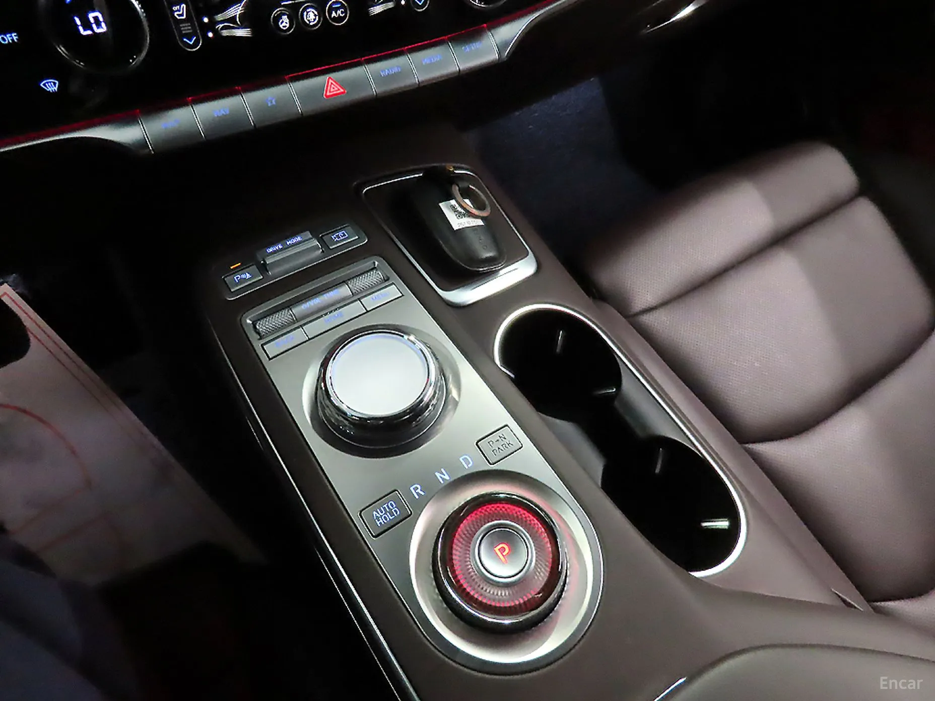 Genesis GV70 превью 9