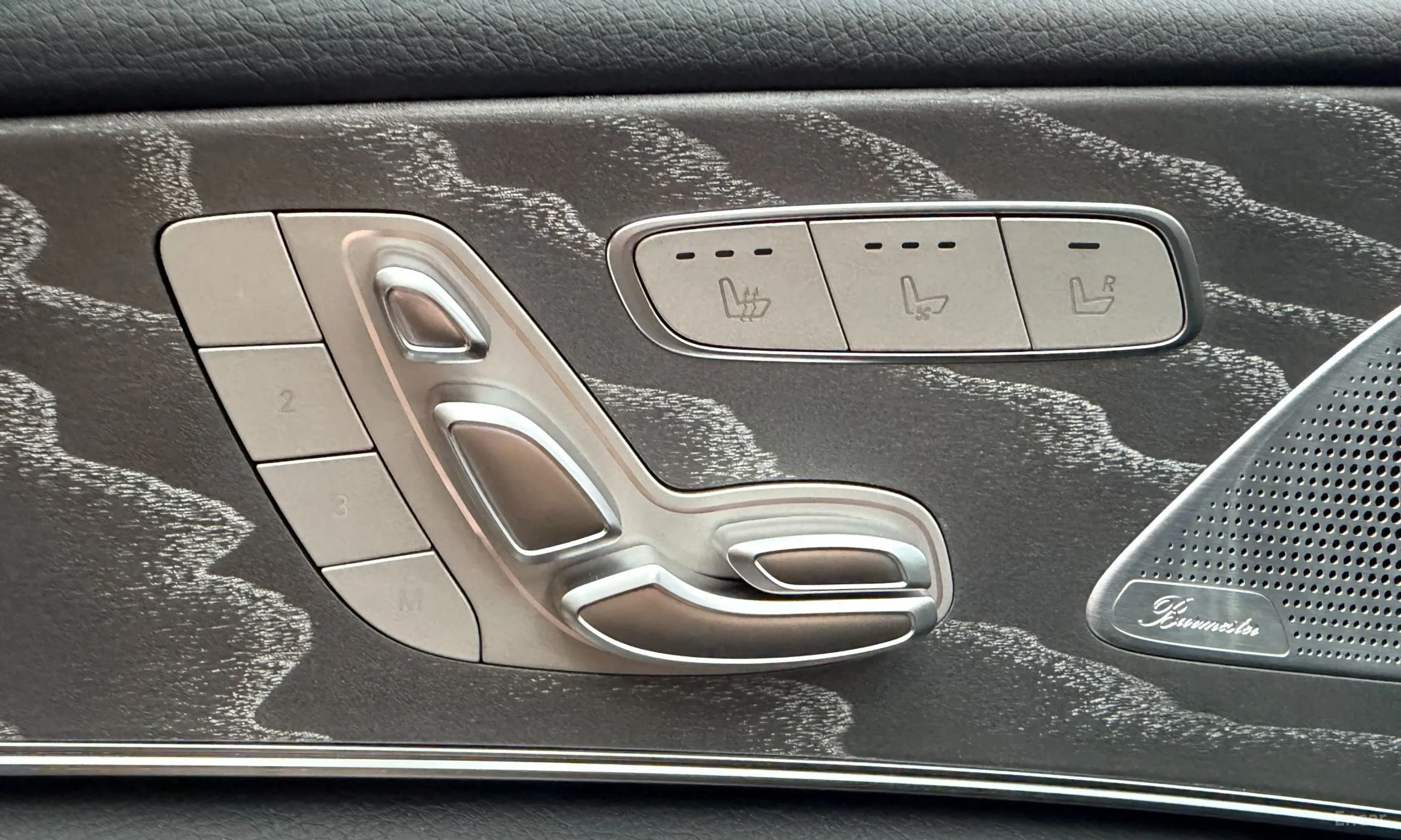 Mercedes Benz AMG GT превью 11
