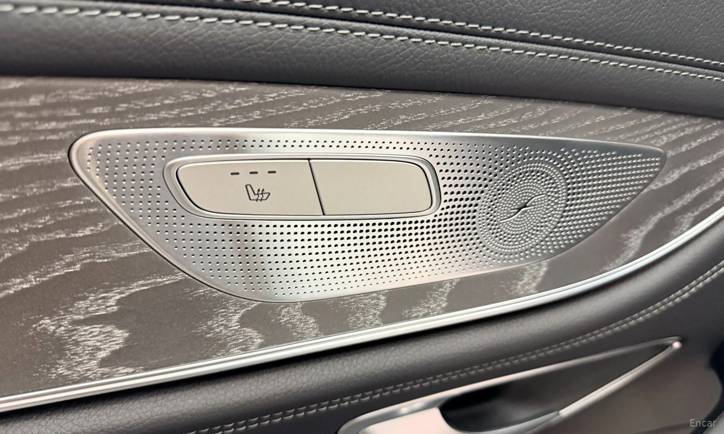 Mercedes Benz AMG GT превью 14