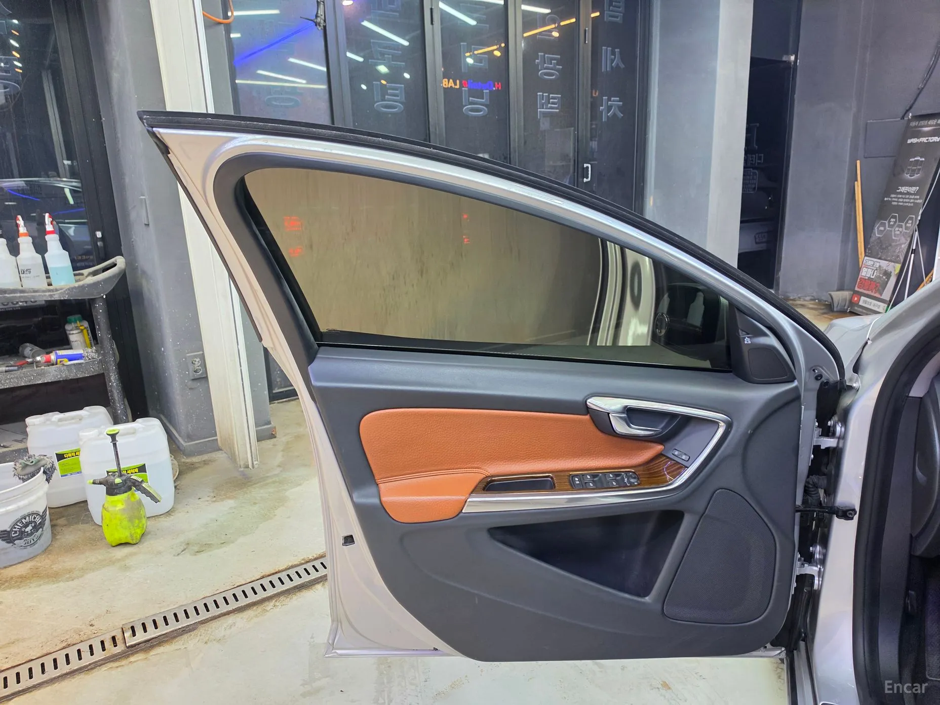 Volvo V60 превью 16