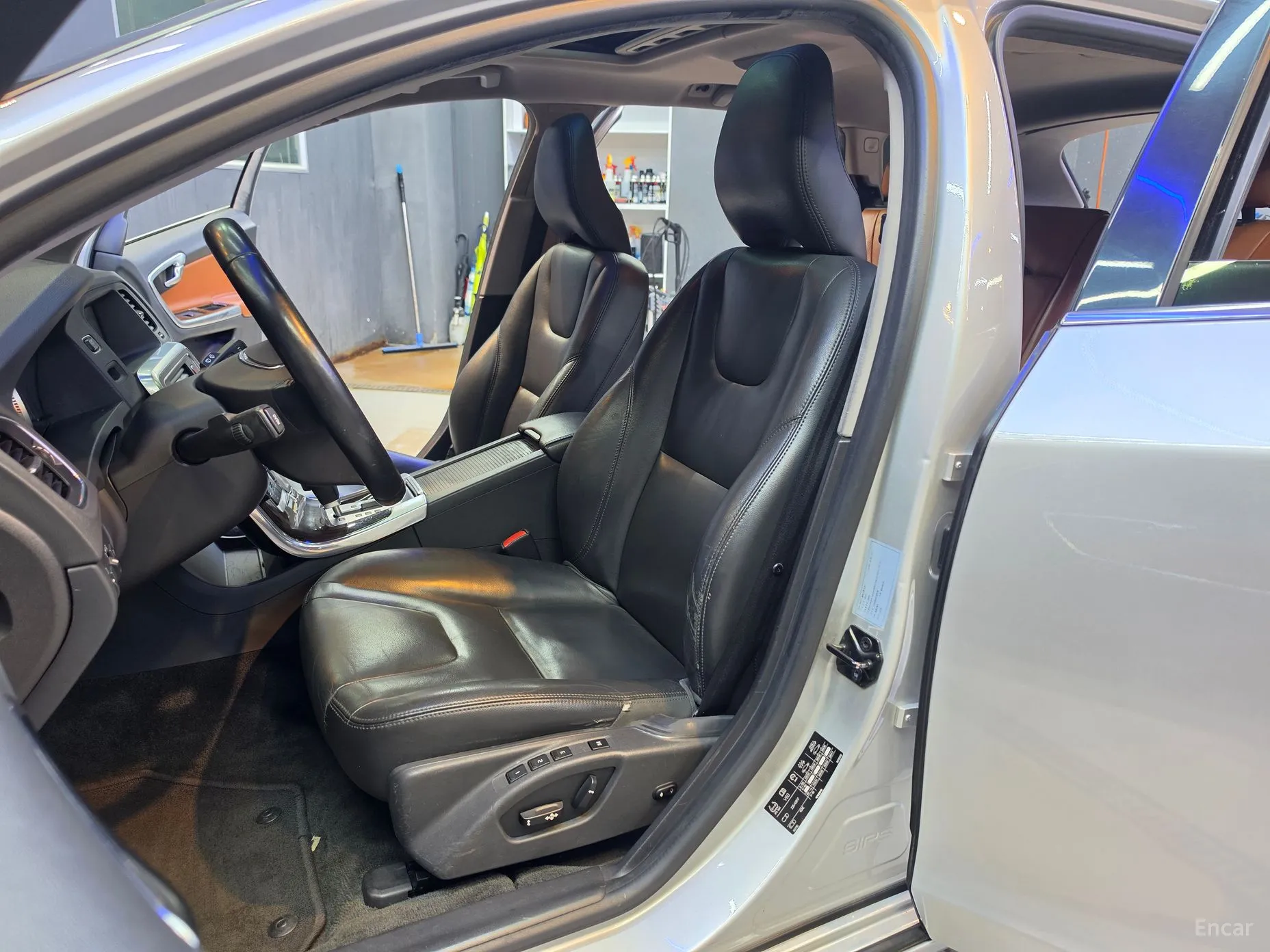 Volvo V60 превью 17