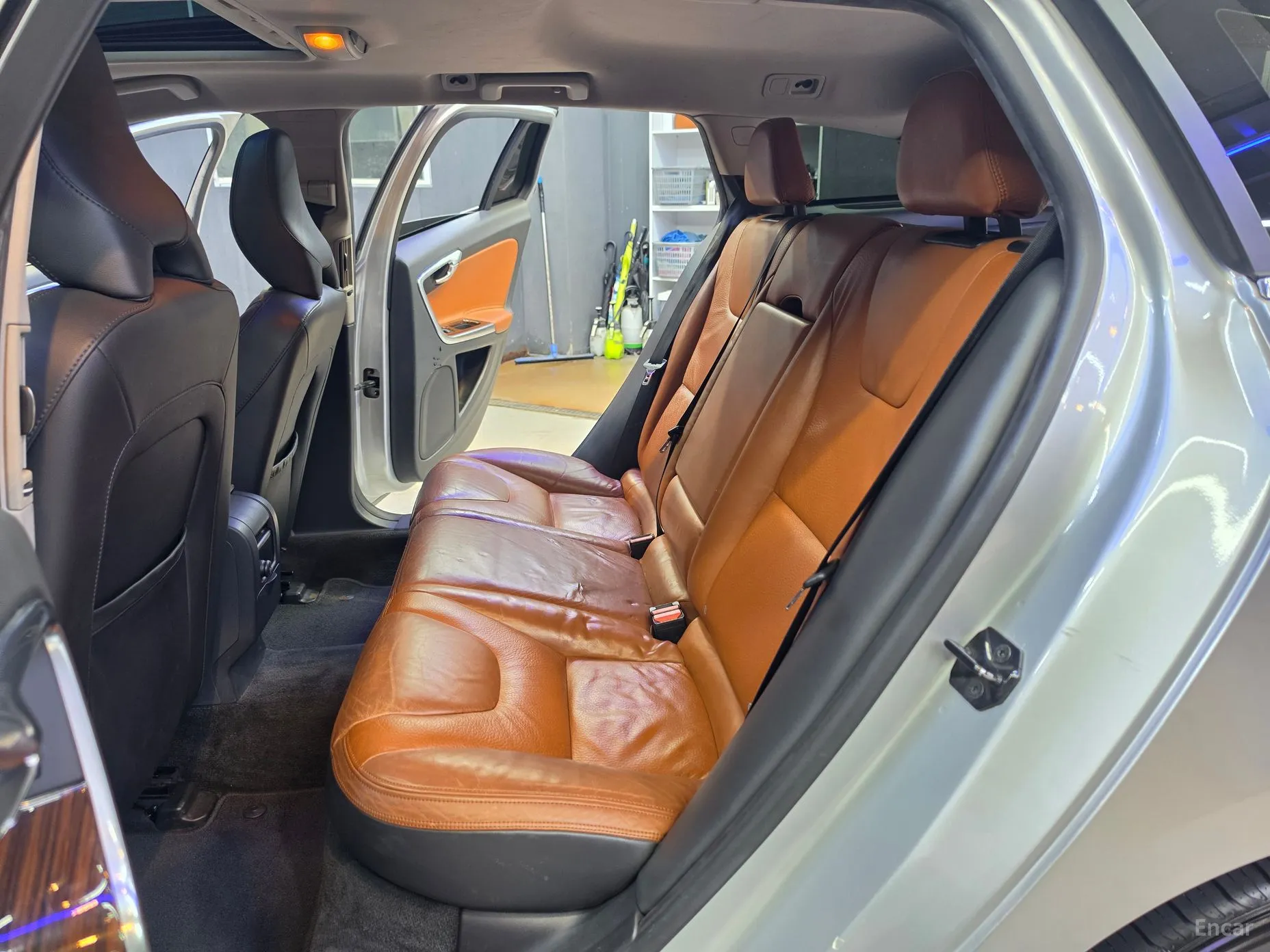 Volvo V60 превью 18