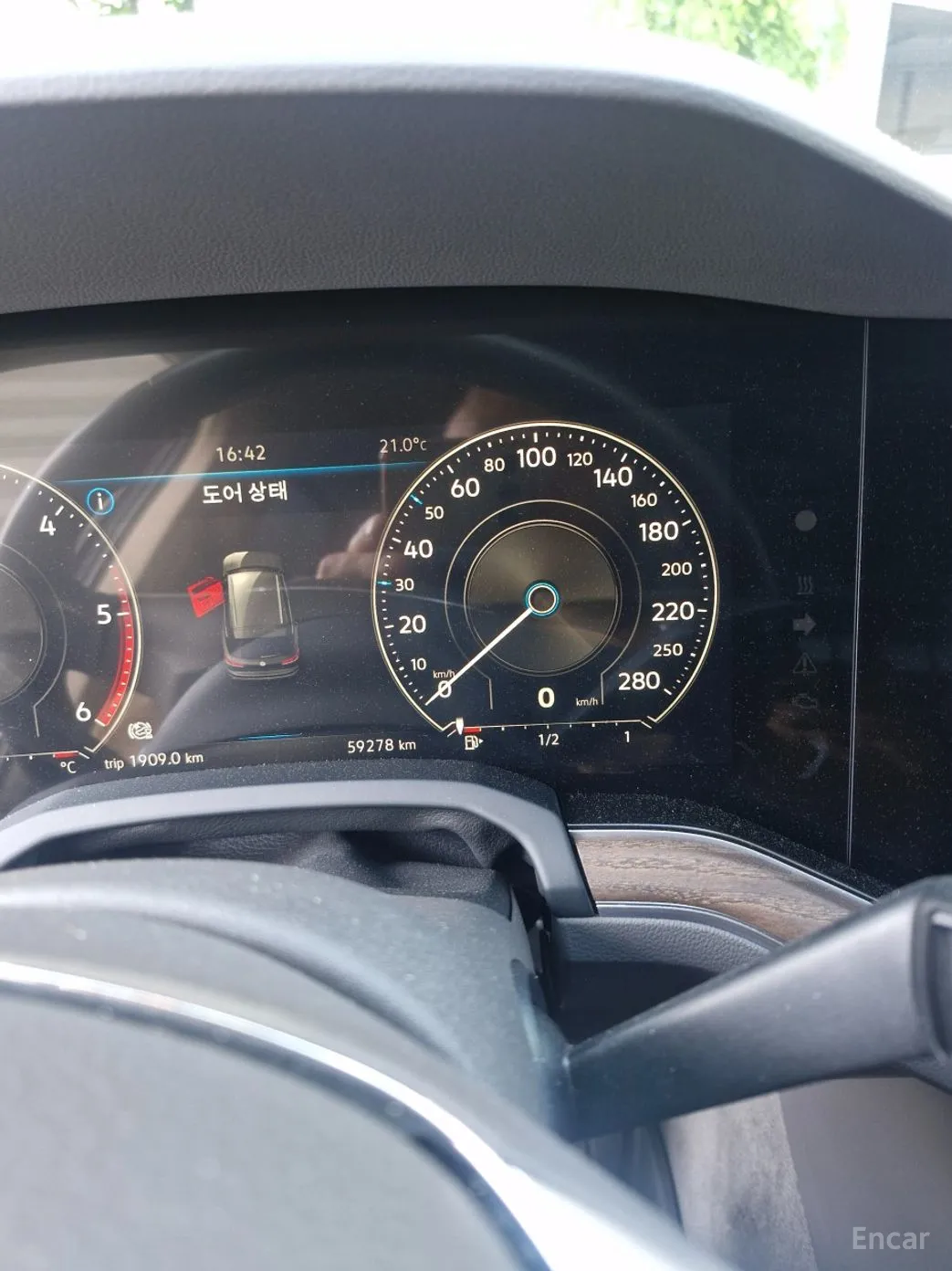 Volkswagen Touareg 3rd Generation превью 5