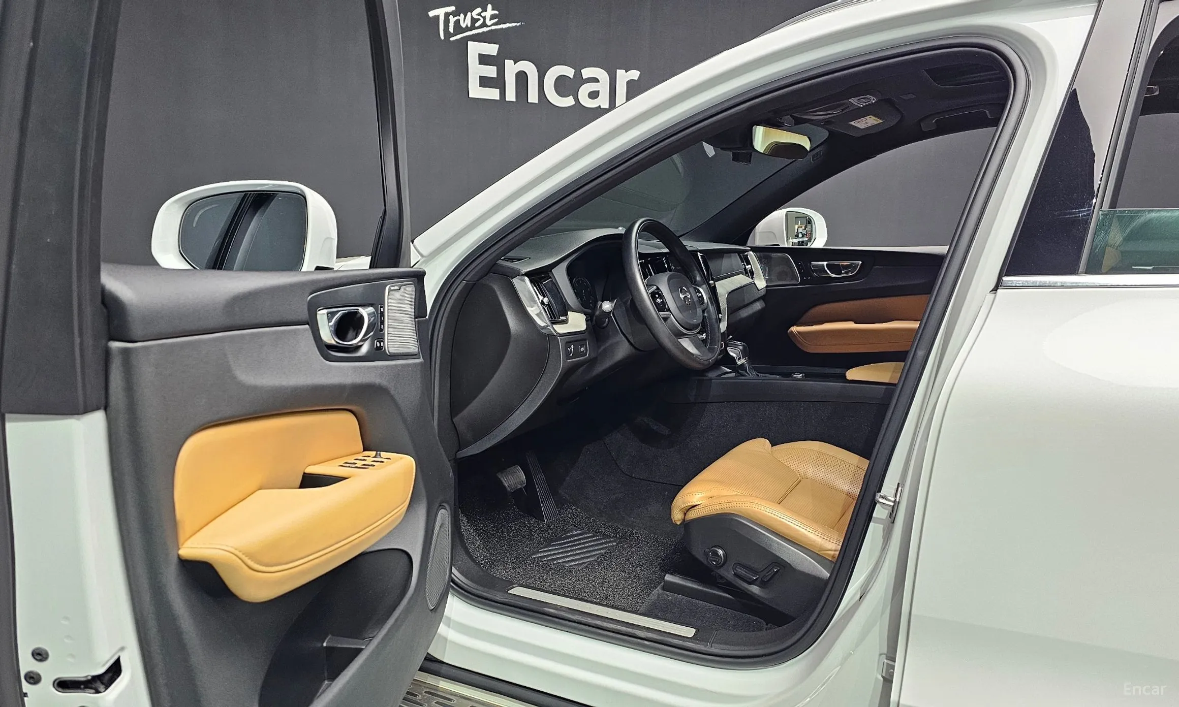 Volvo XC60 Gen 2 превью 10