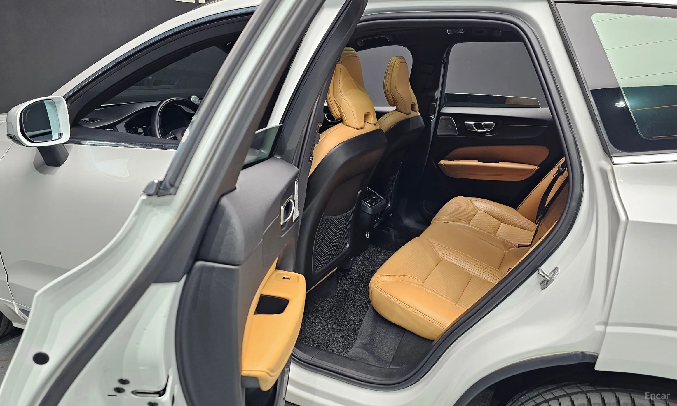 Volvo XC60 Gen 2 превью 18