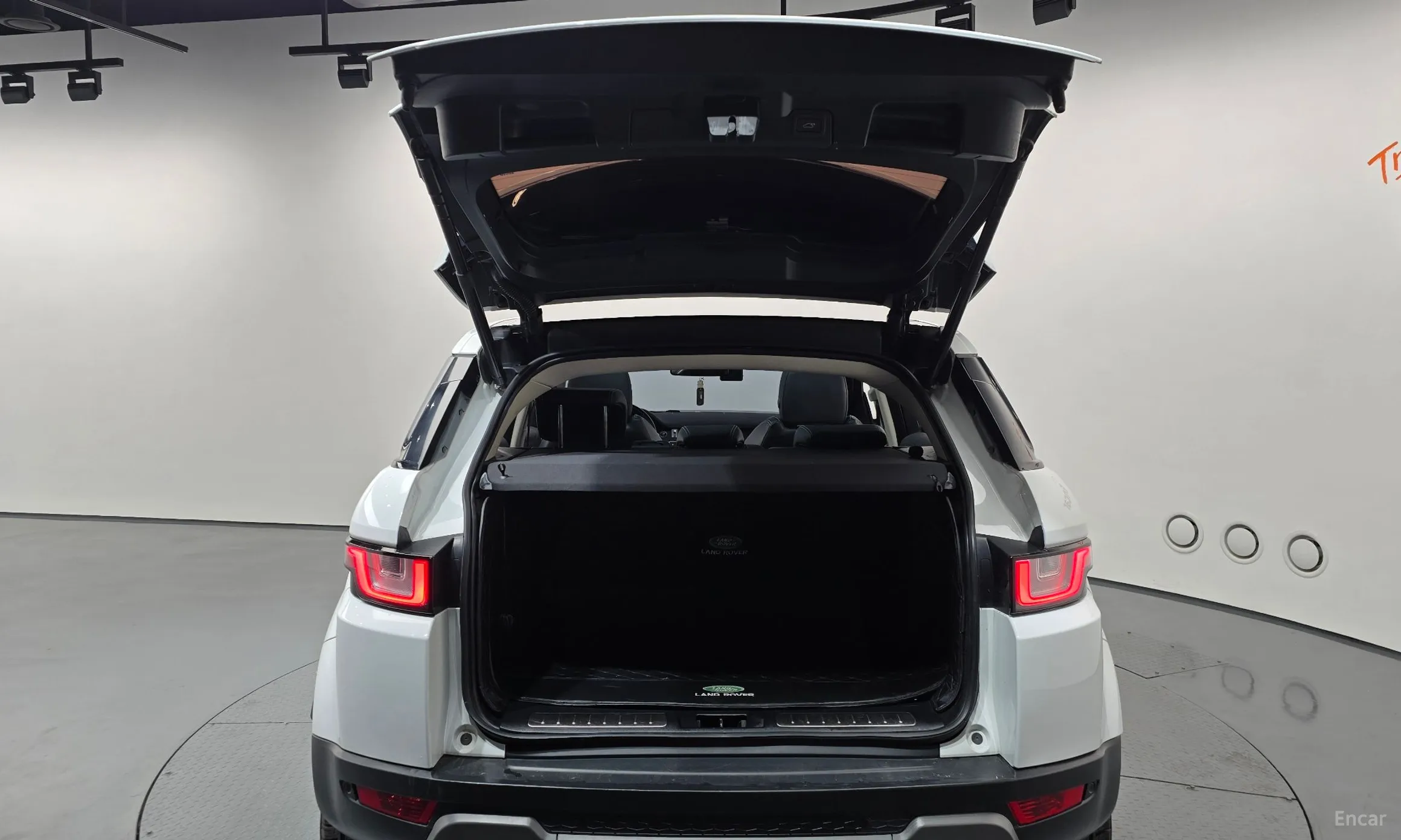Land Rover Range Rover Evoque превью 19