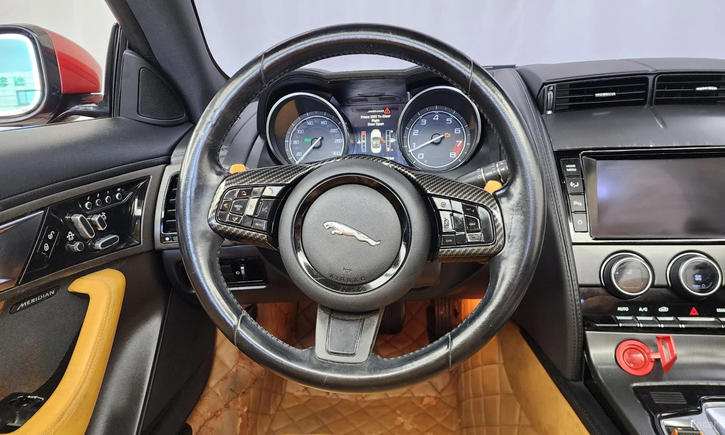 Jaguar F-TYPE превью 13