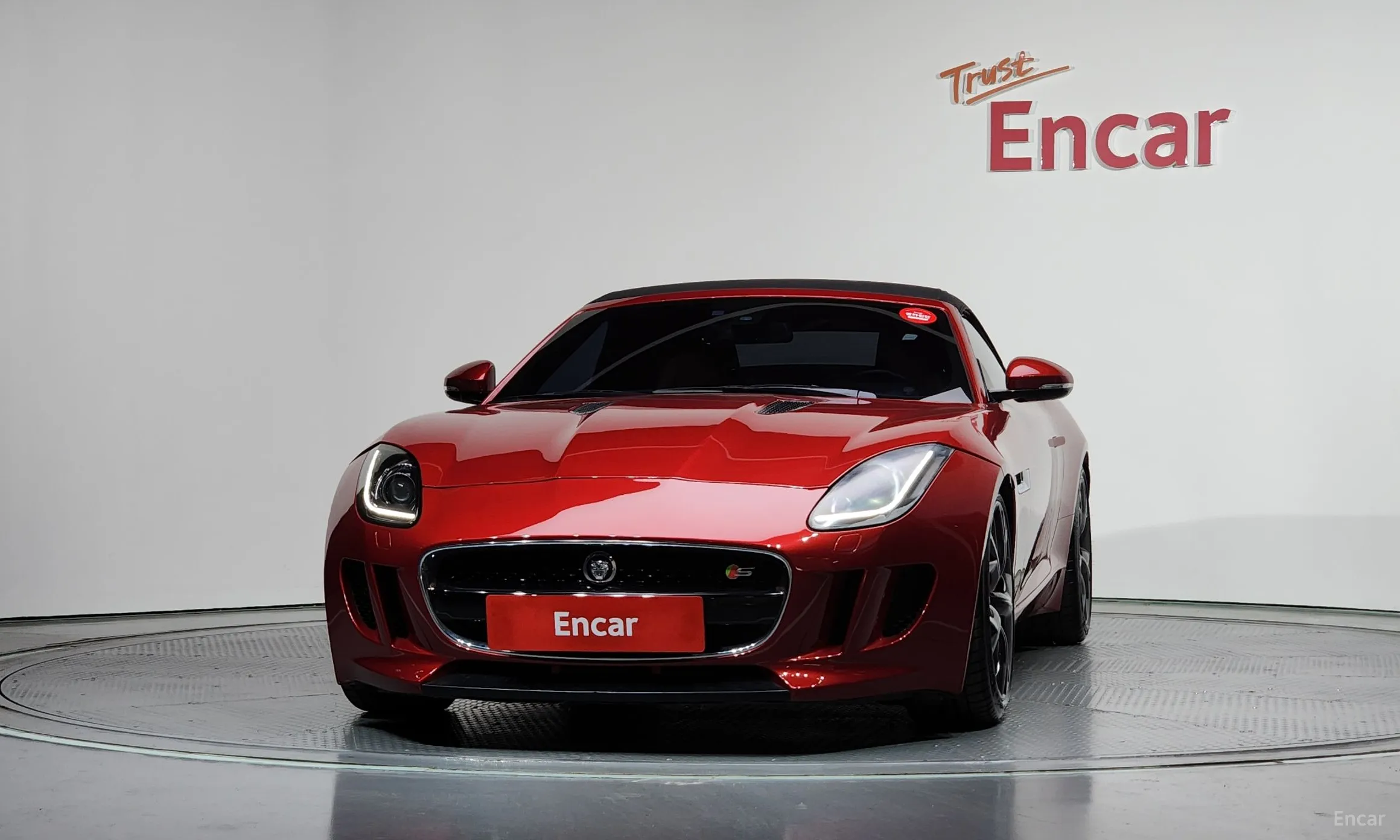 Jaguar F-TYPE превью 3