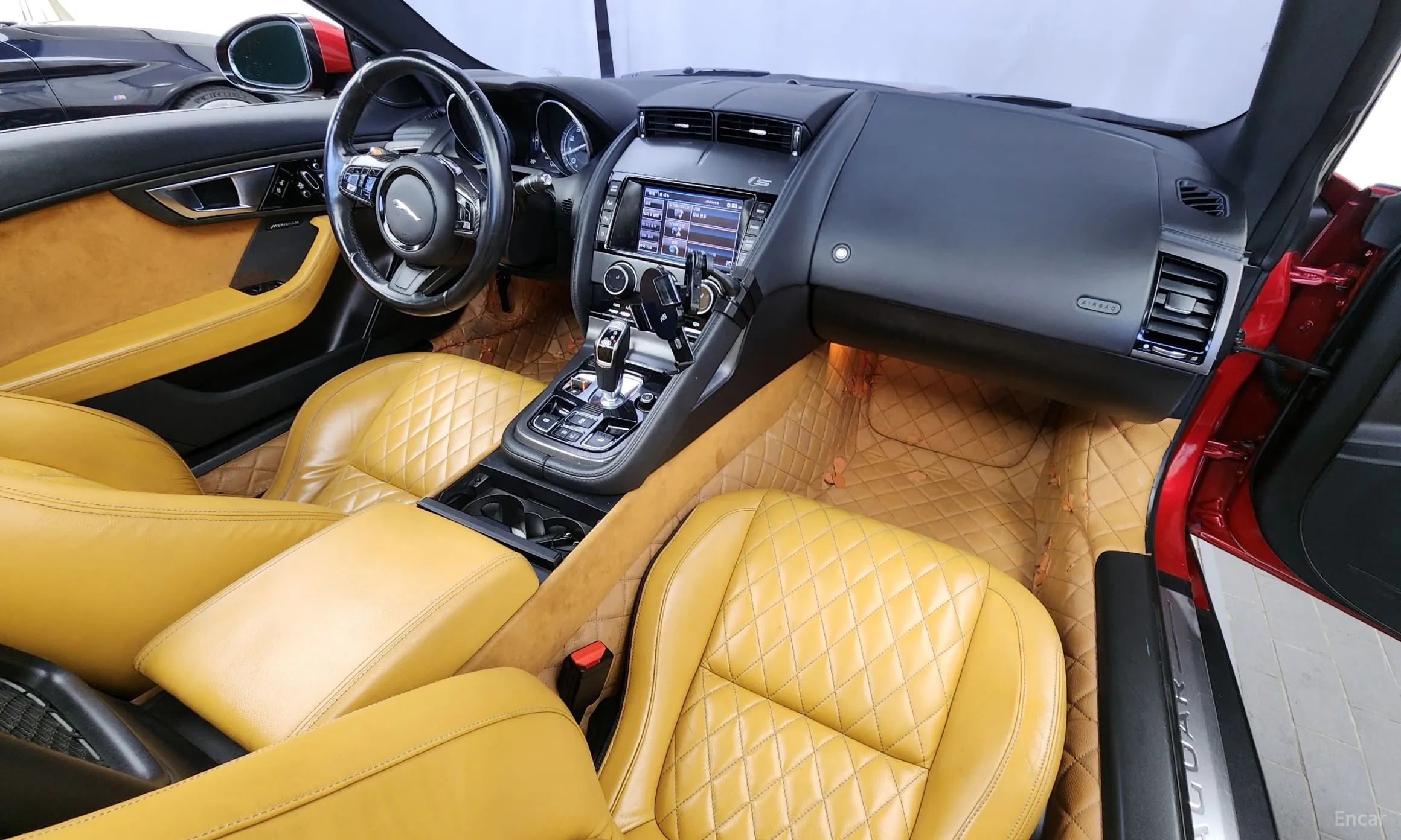 Jaguar F-TYPE превью 7