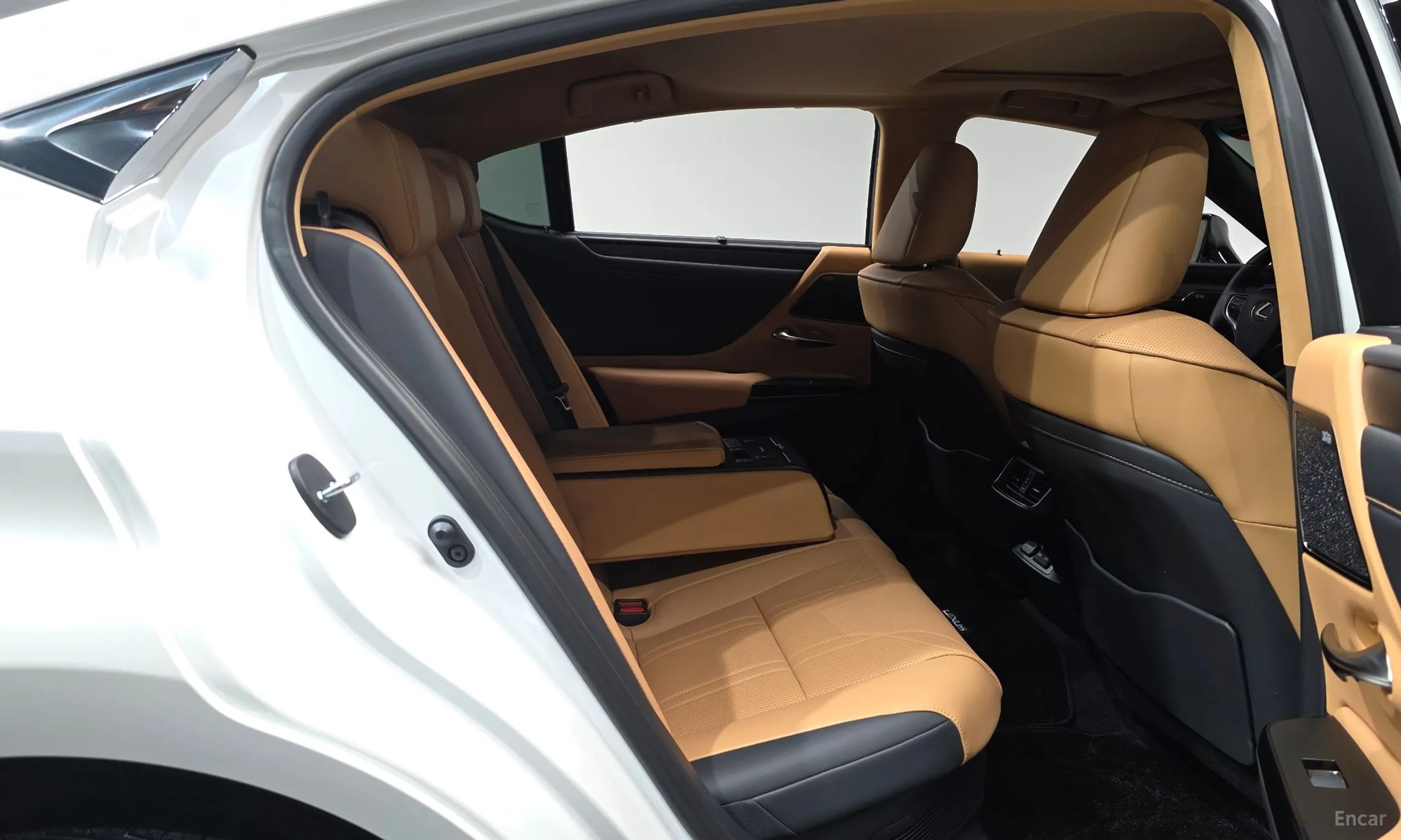 Lexus ES300h 7th Generation превью 11