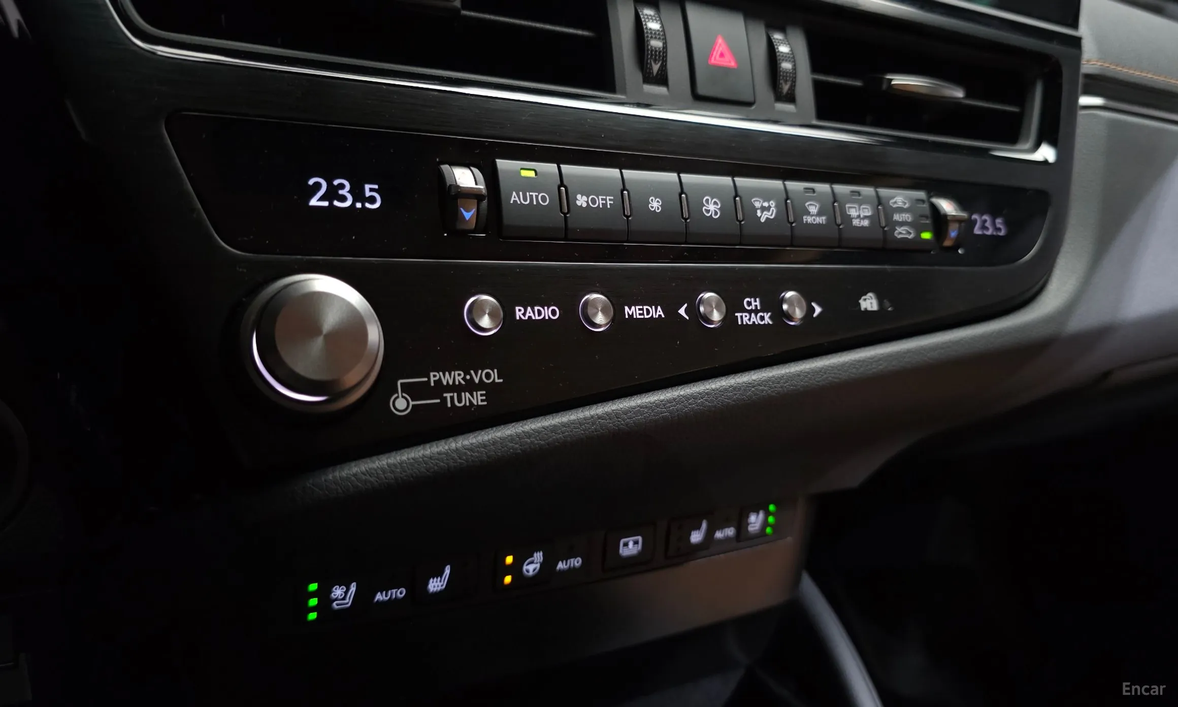 Lexus ES300h 7th Generation превью 19