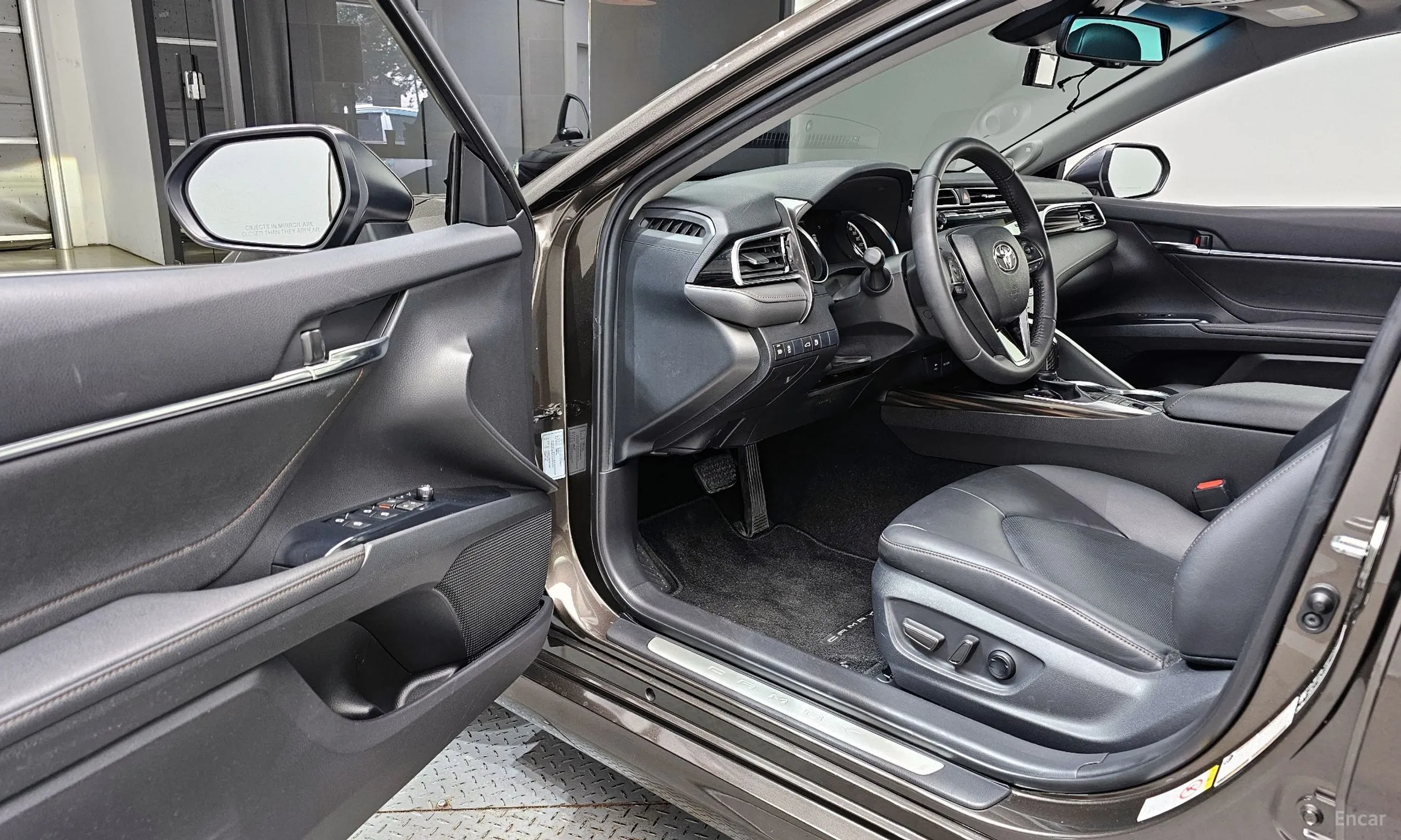 Toyota Camry (XV70) превью 10