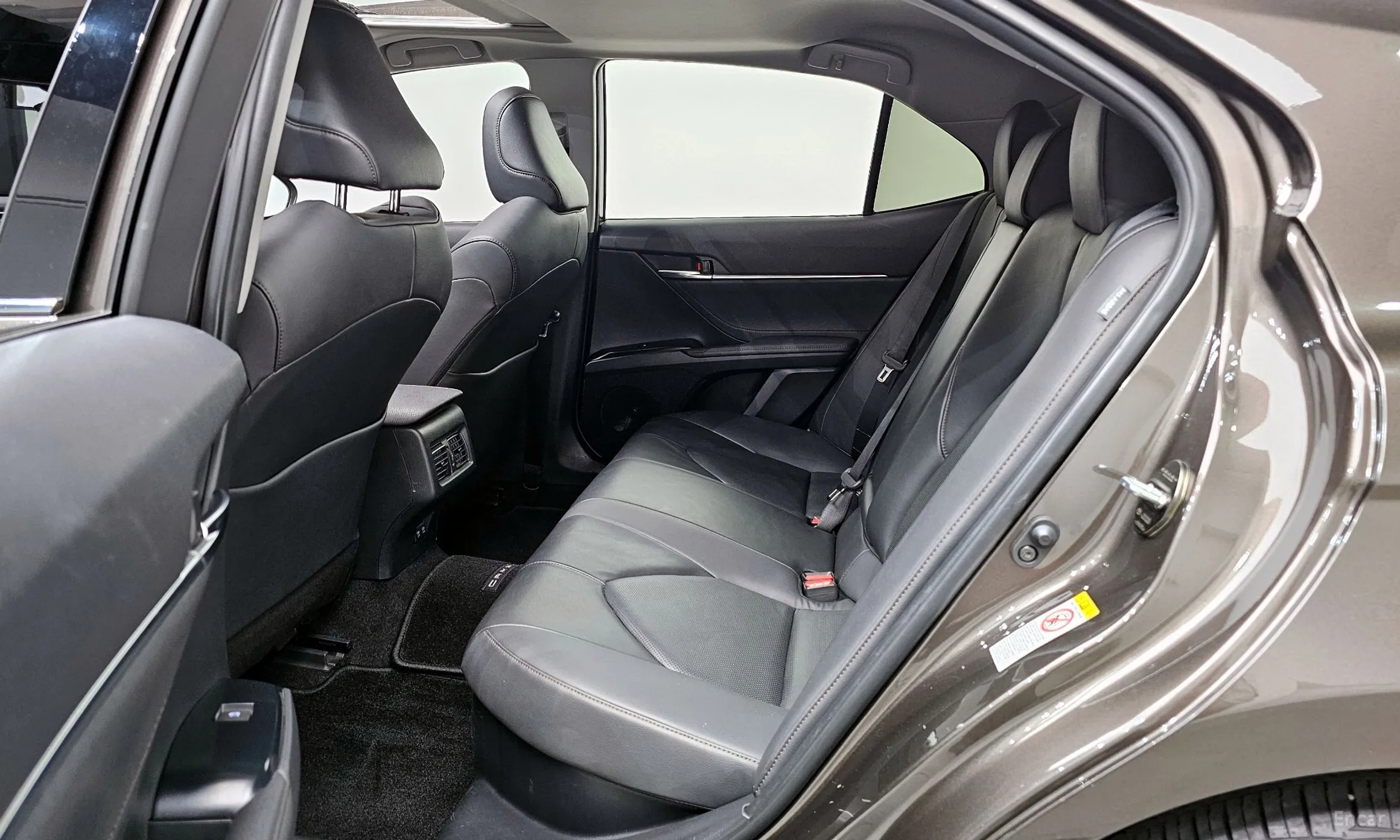 Toyota Camry (XV70) превью 12