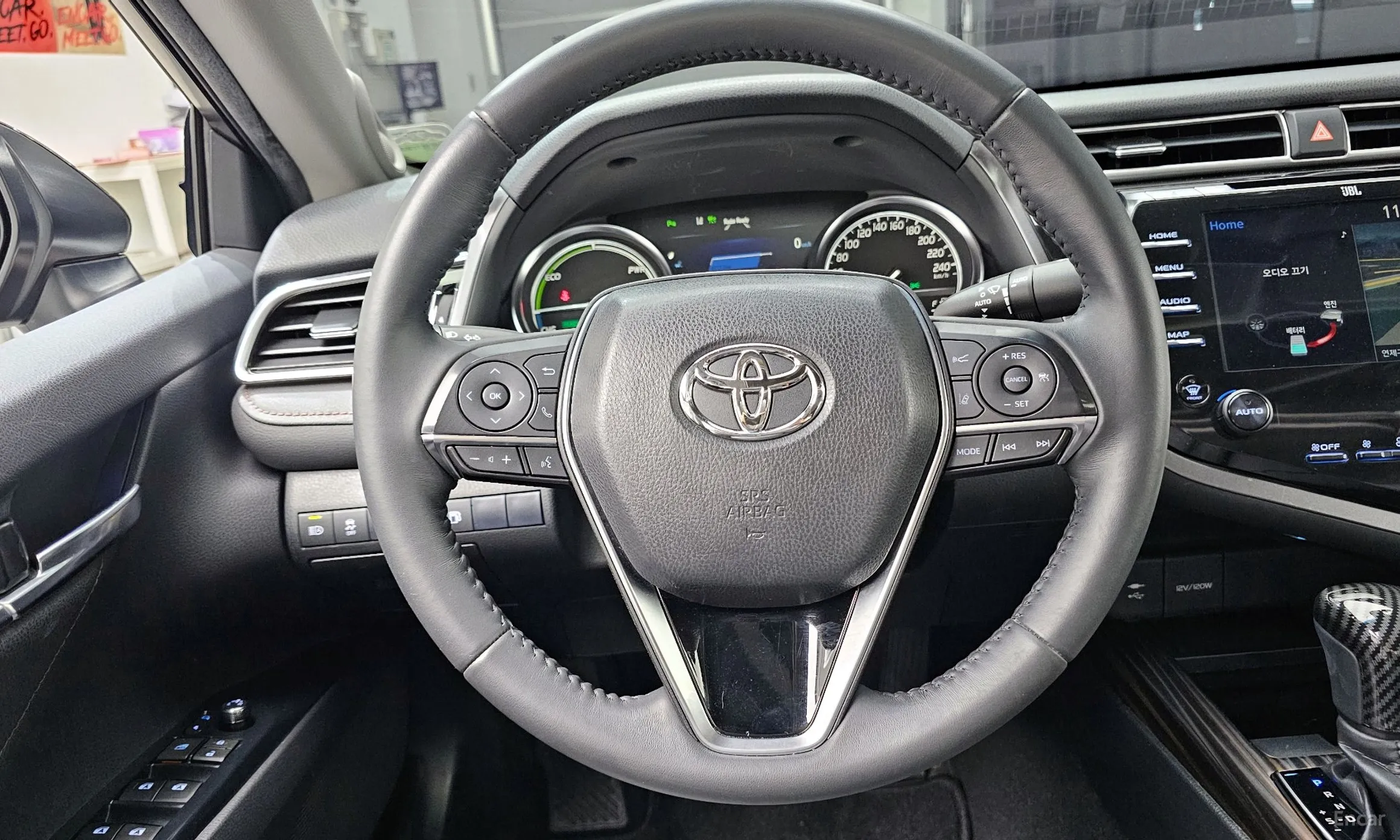 Toyota Camry (XV70) превью 13