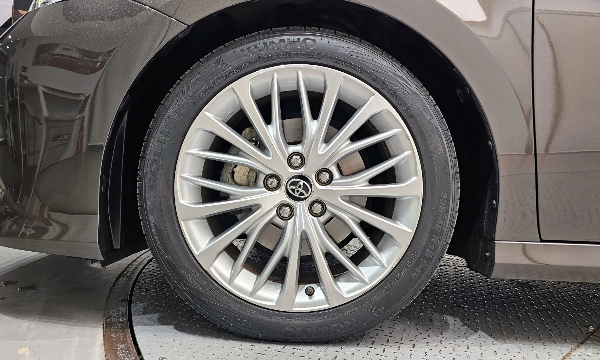 Toyota Camry (XV70) превью 5