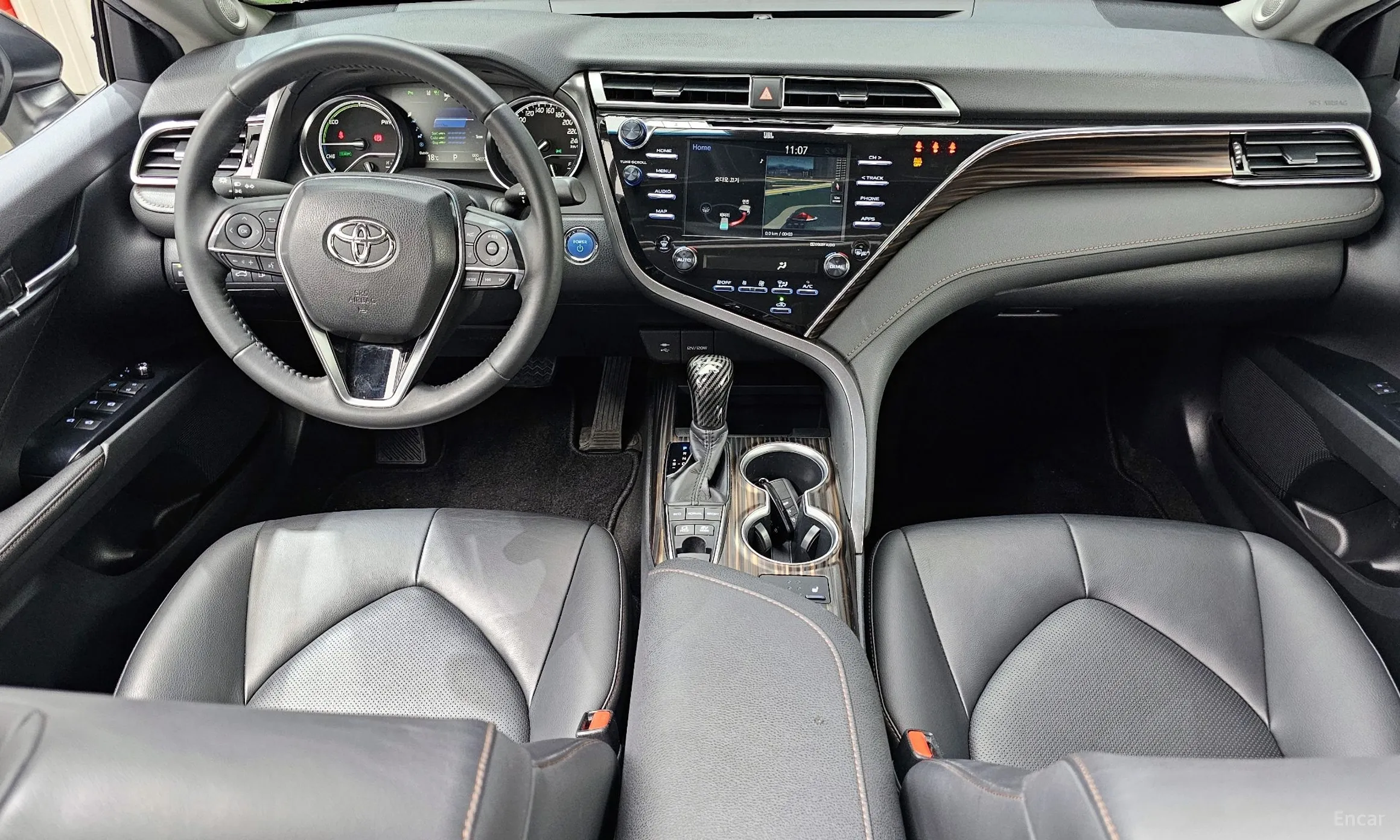 Toyota Camry (XV70) превью 7