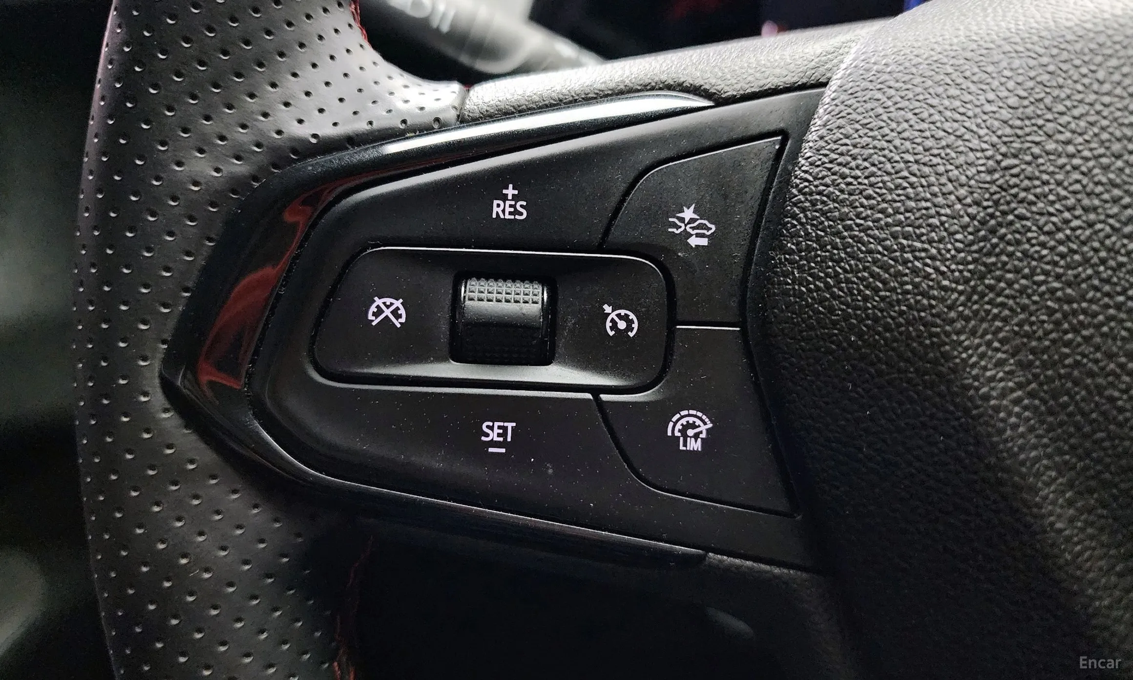 Chevrolet (GM Daewoo) Trax Crossover превью 18