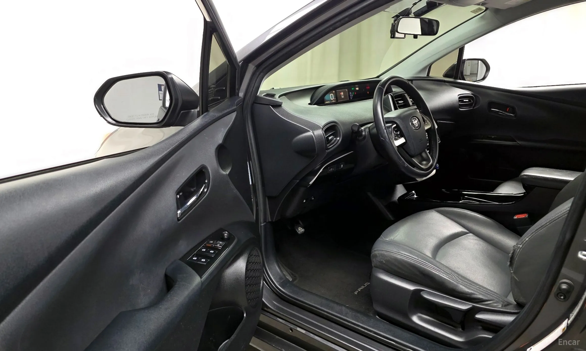 Toyota Prius 4th Generation превью 11