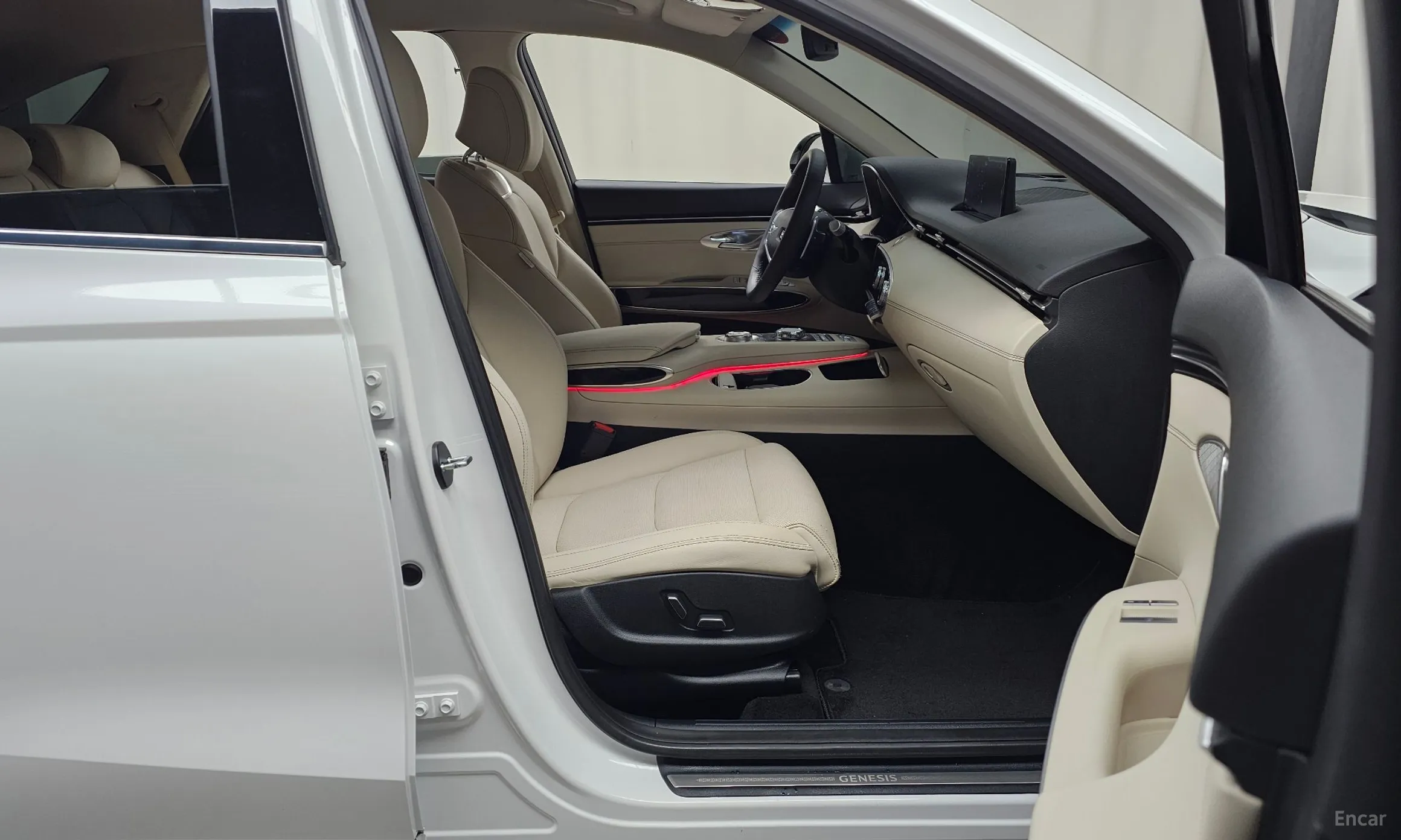 Genesis GV70 превью 11