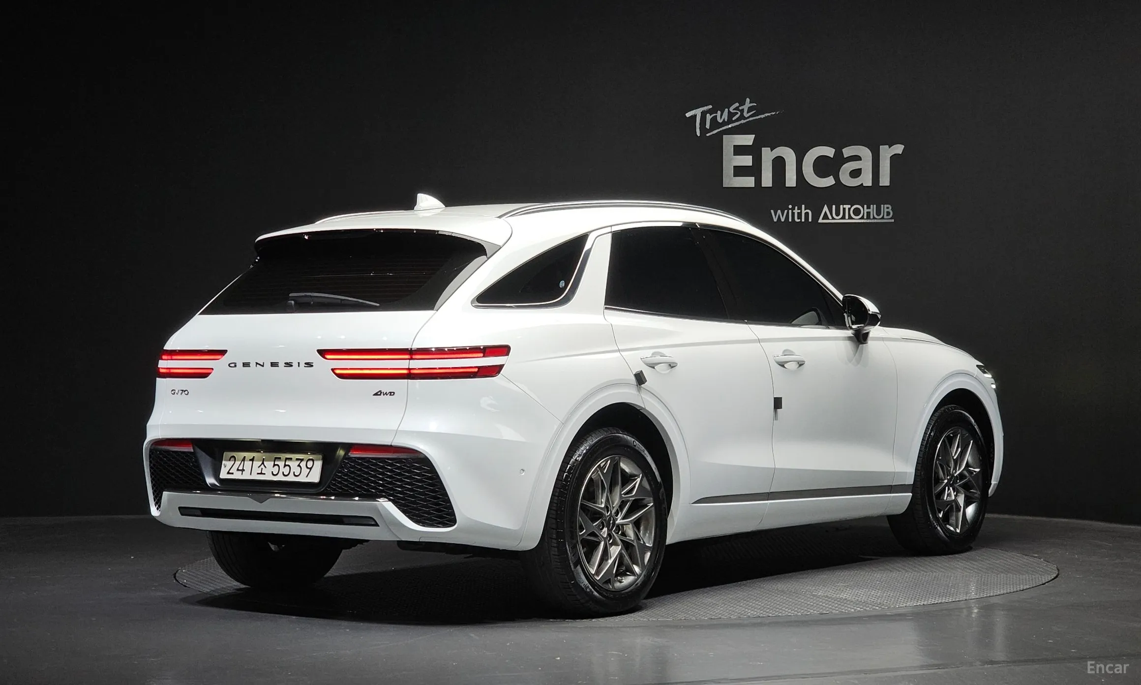 Genesis GV70 превью 2