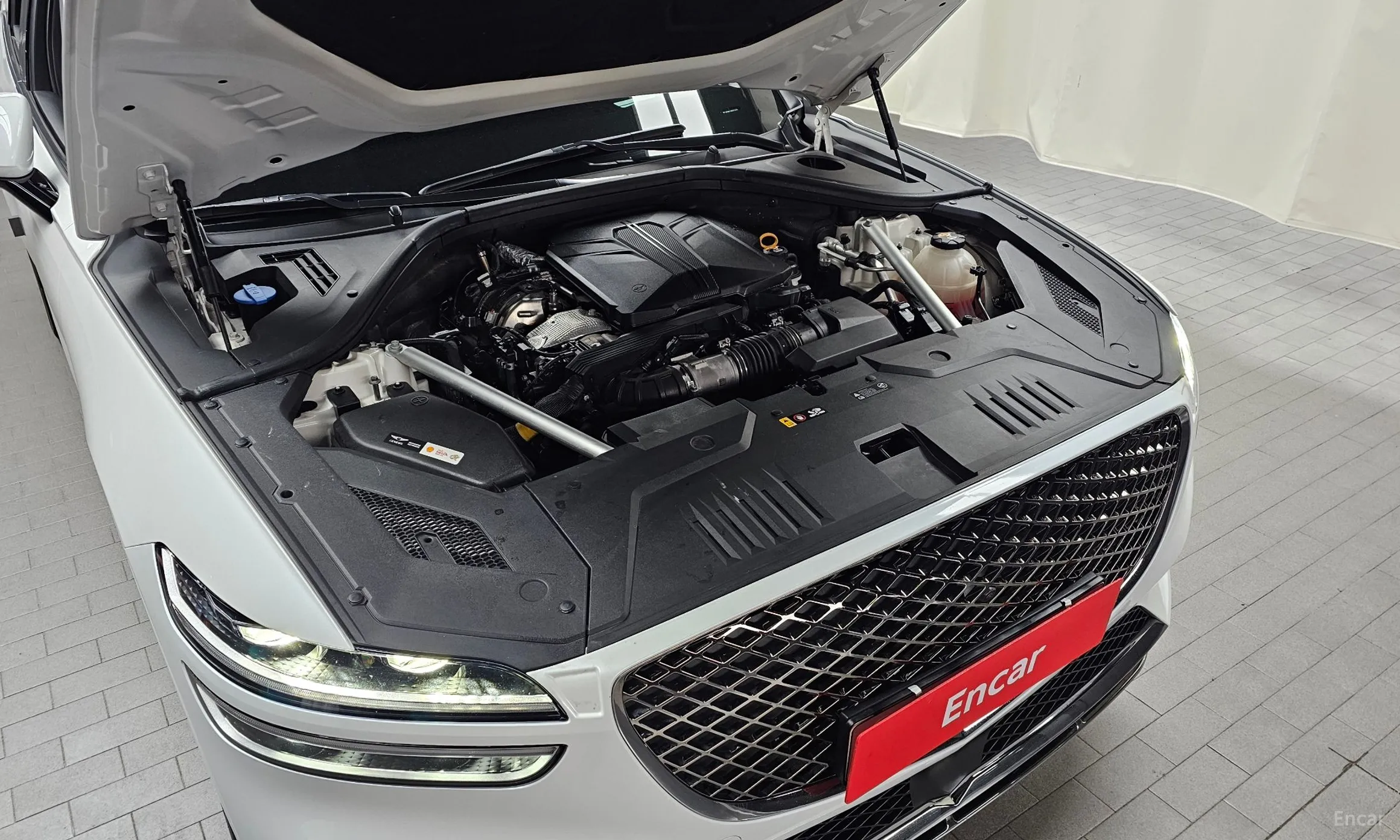 Genesis GV70 превью 6