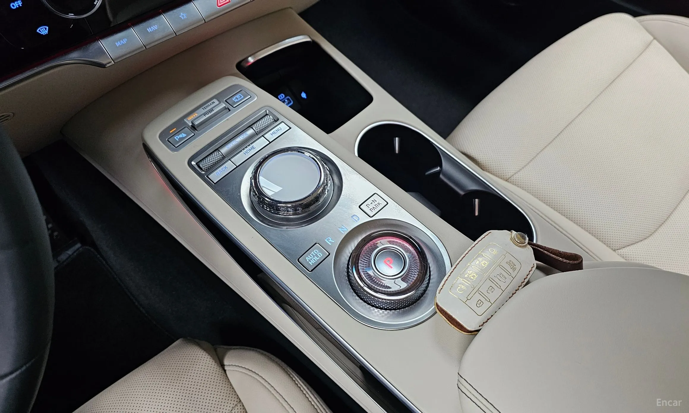 Genesis GV70 превью 9