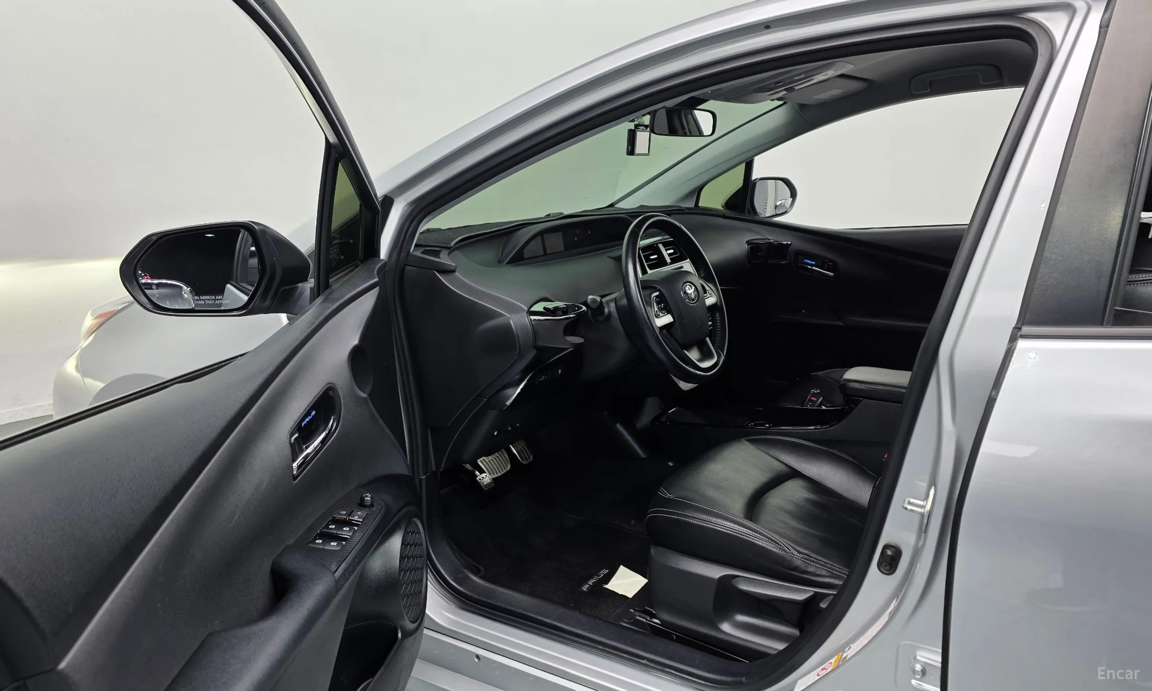 Toyota Prius 4th Generation превью 10