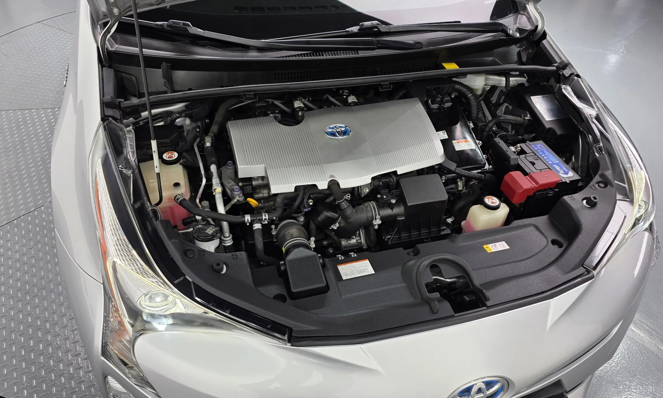 Toyota Prius 4th Generation превью 6