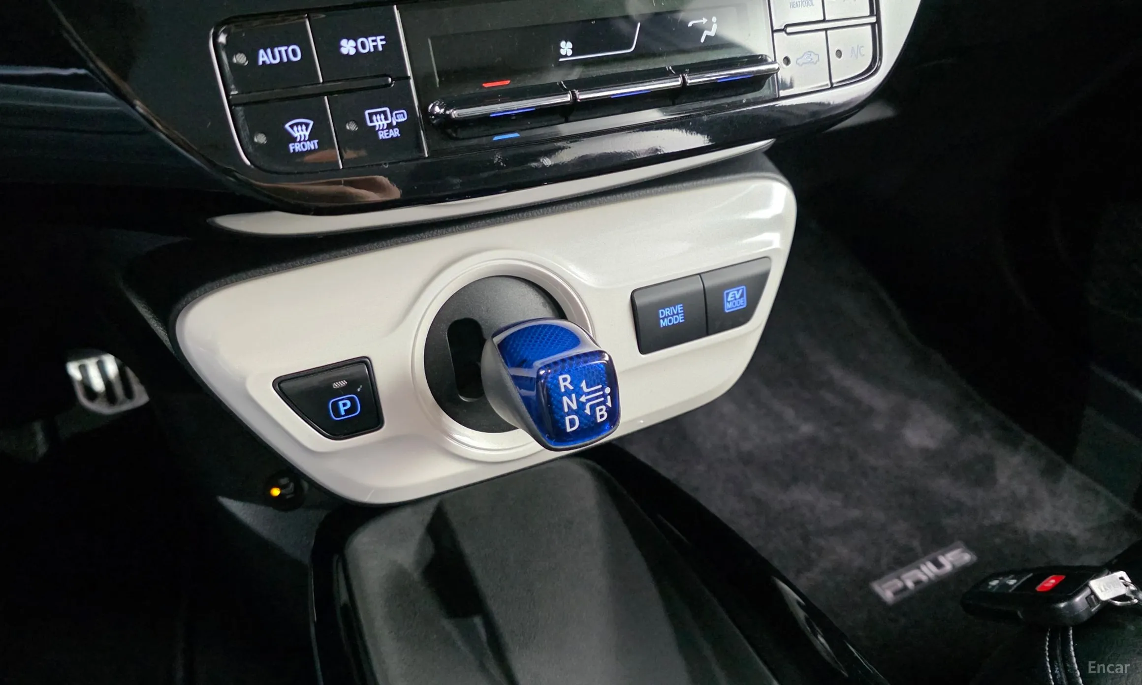 Toyota Prius 4th Generation превью 9
