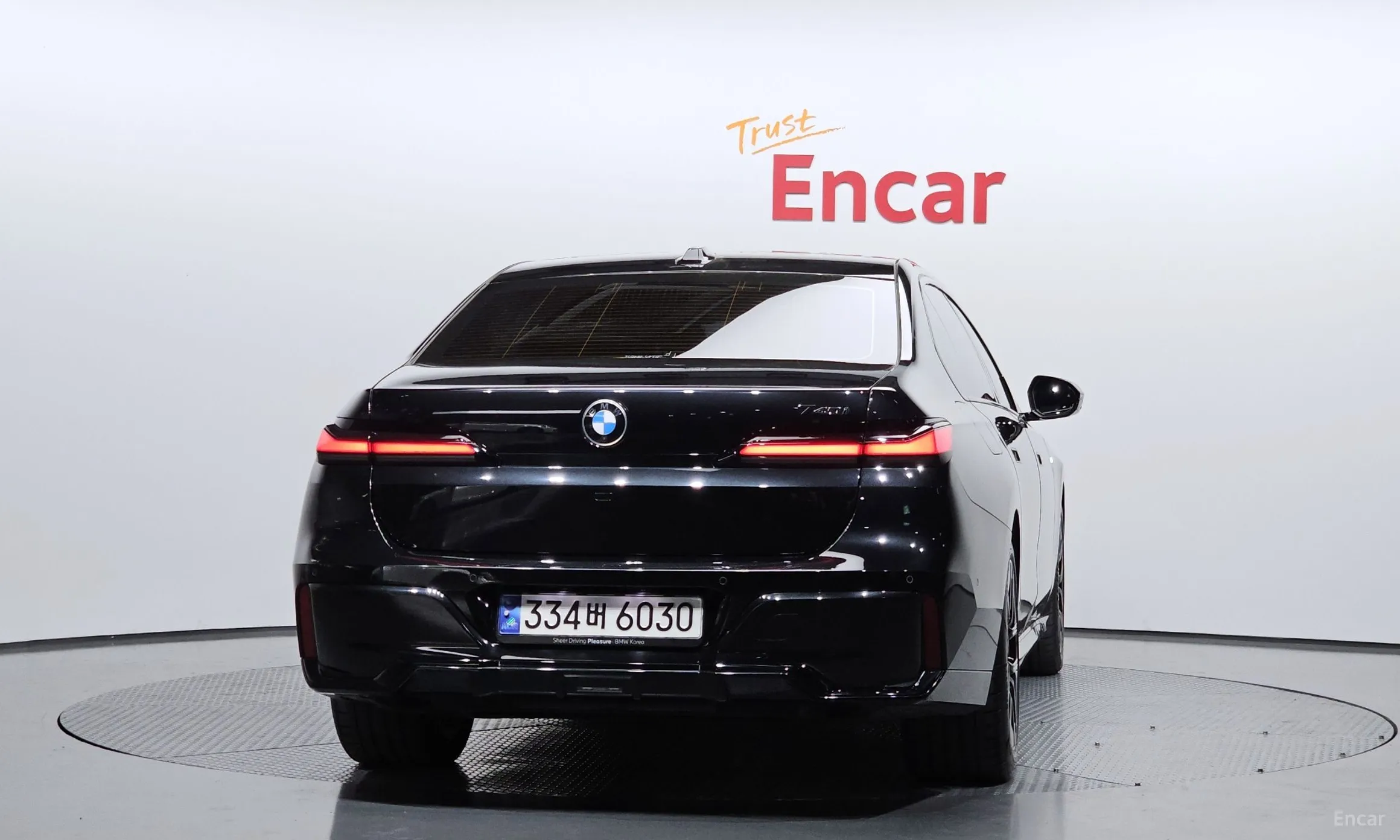 BMW 7 Series (G70) превью 4