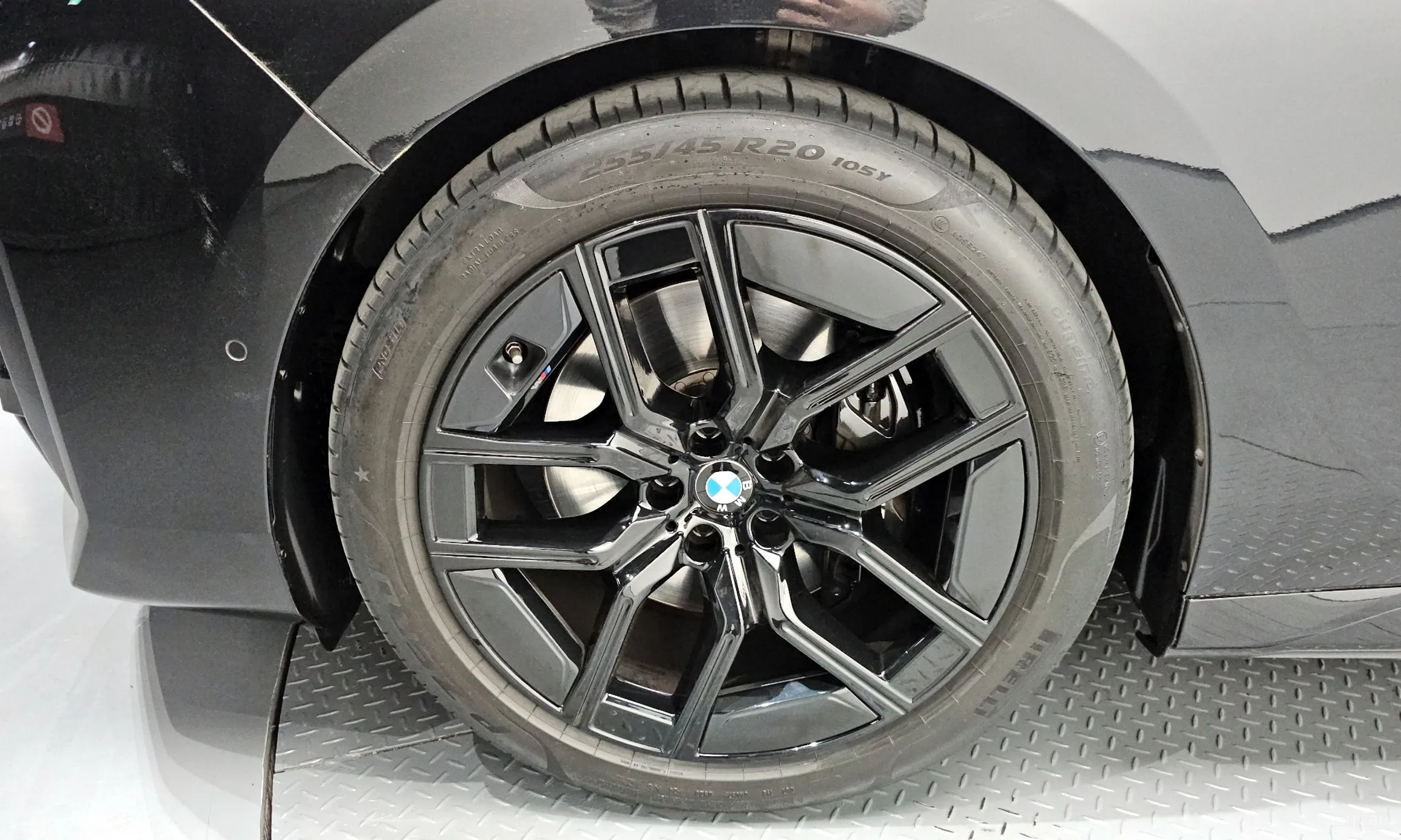BMW 7 Series (G70) превью 5