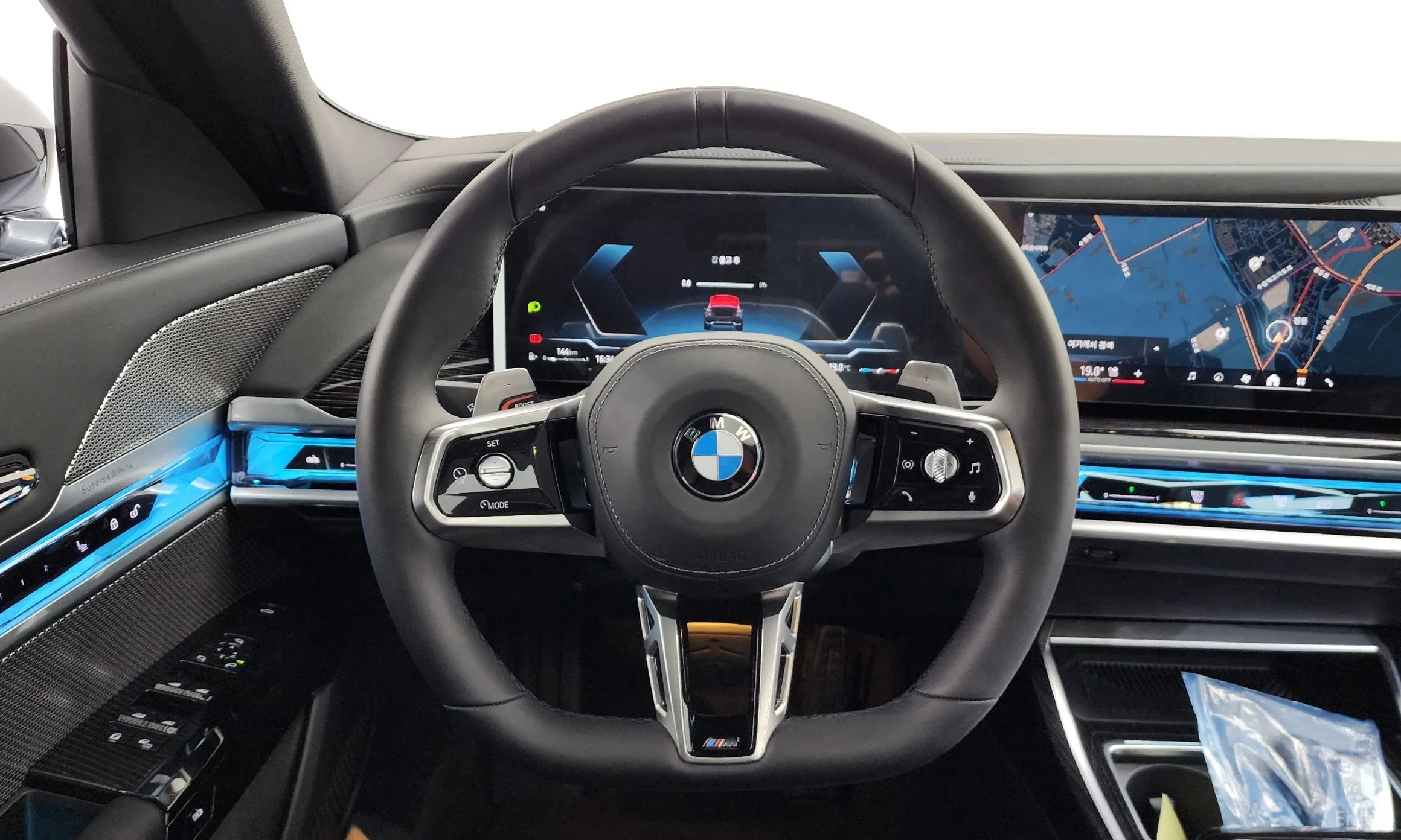 BMW 7 Series (G70) превью 12