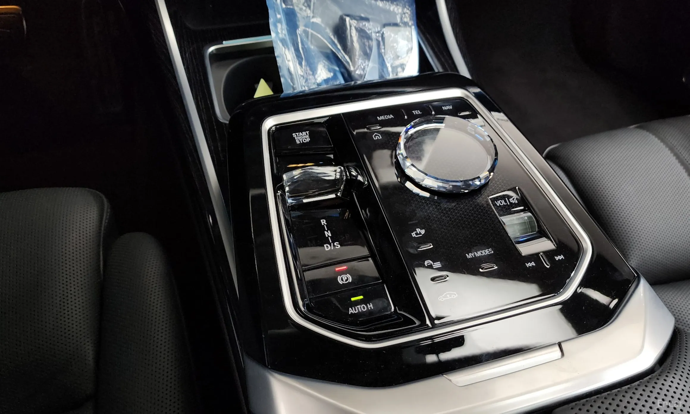 BMW 7 Series (G70) превью 9