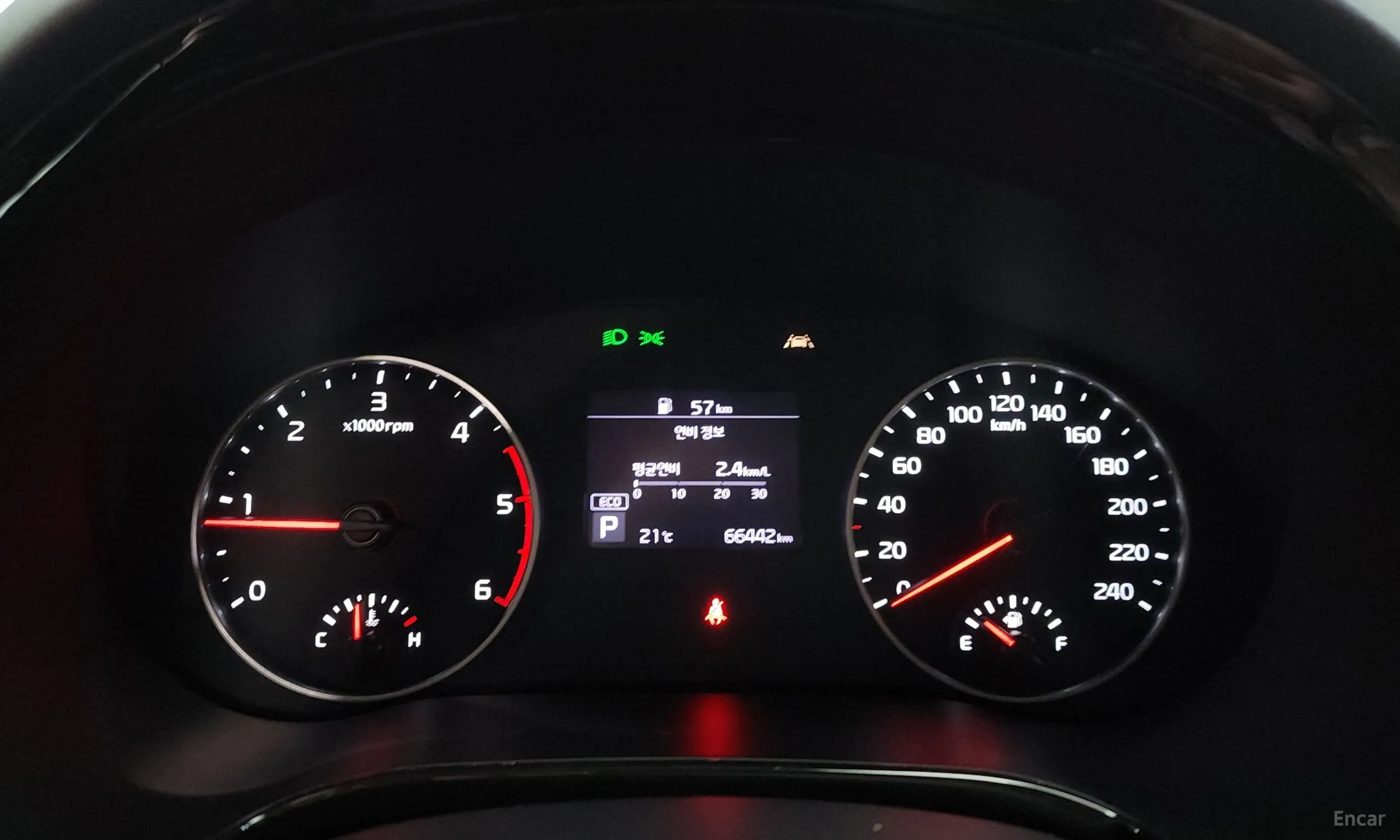 Kia Seltos превью 8