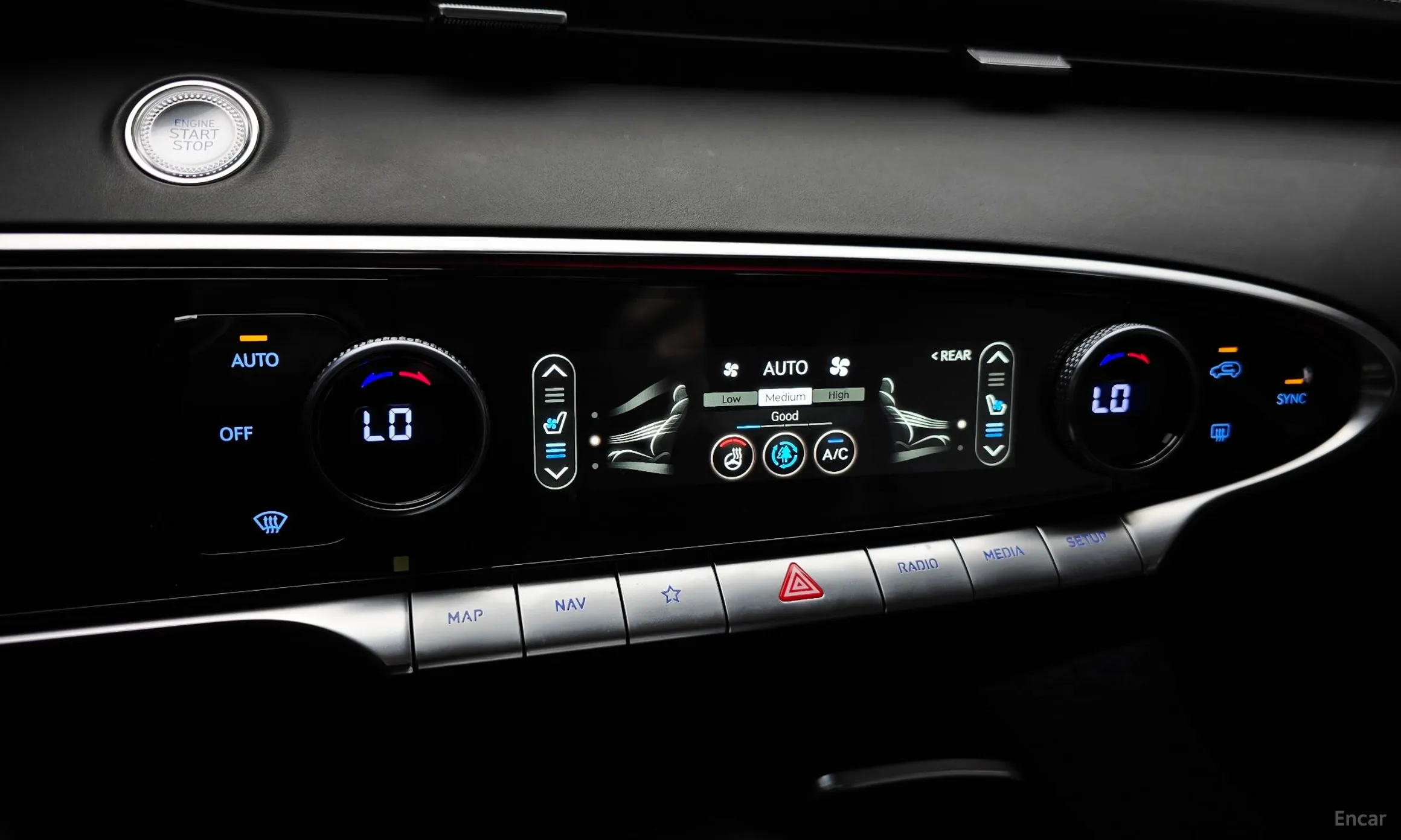 Genesis GV70 превью 17