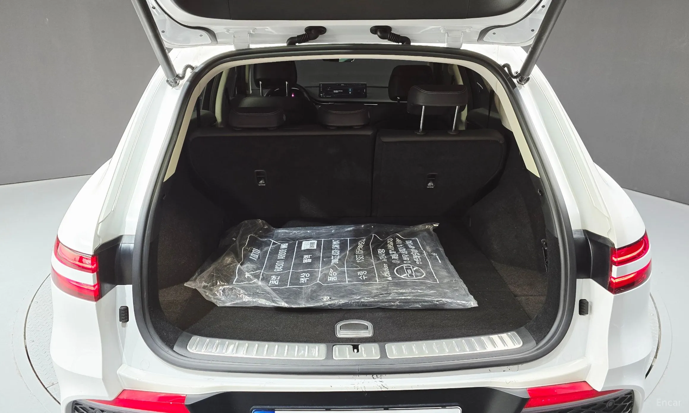 Genesis GV70 превью 20