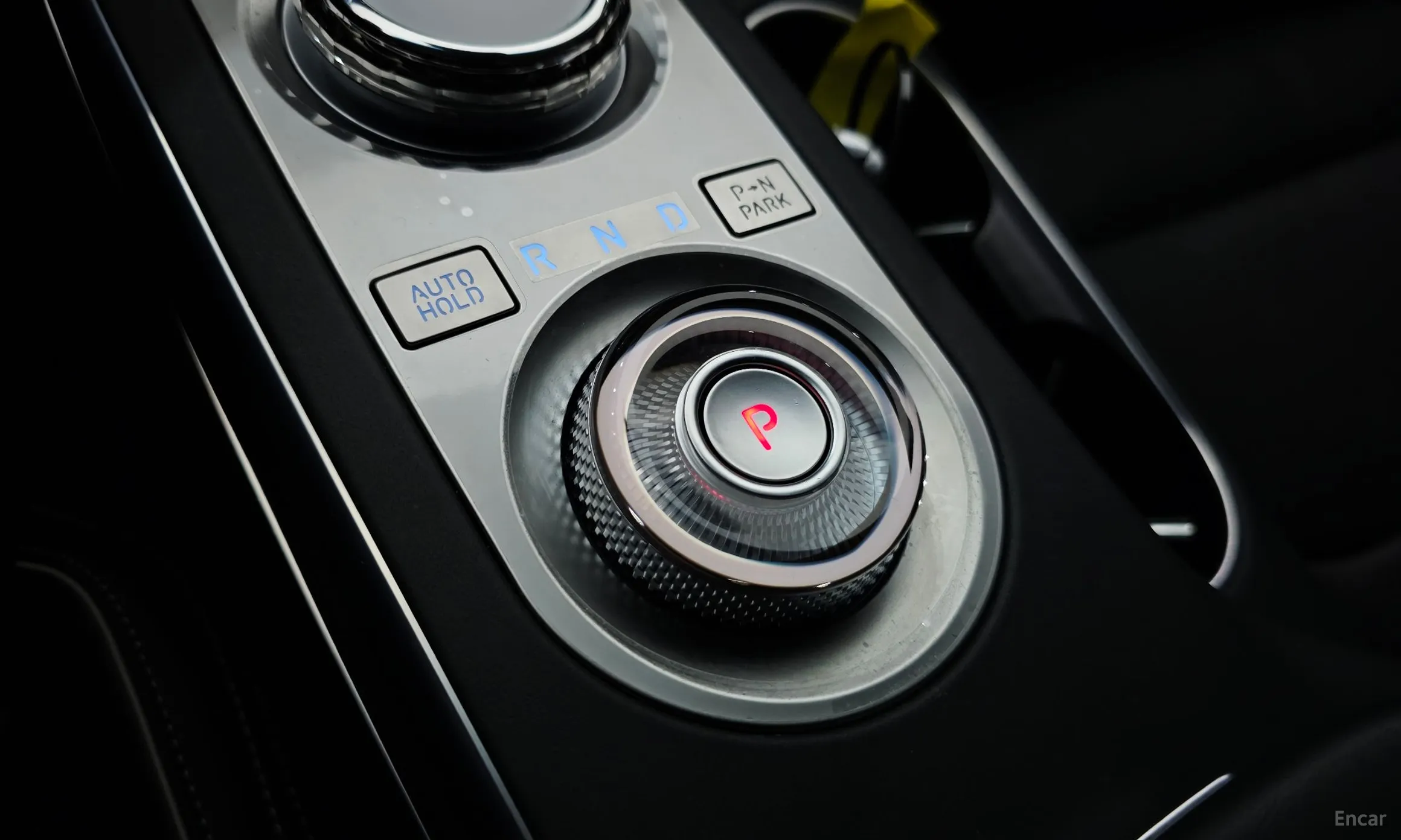 Genesis GV70 превью 9