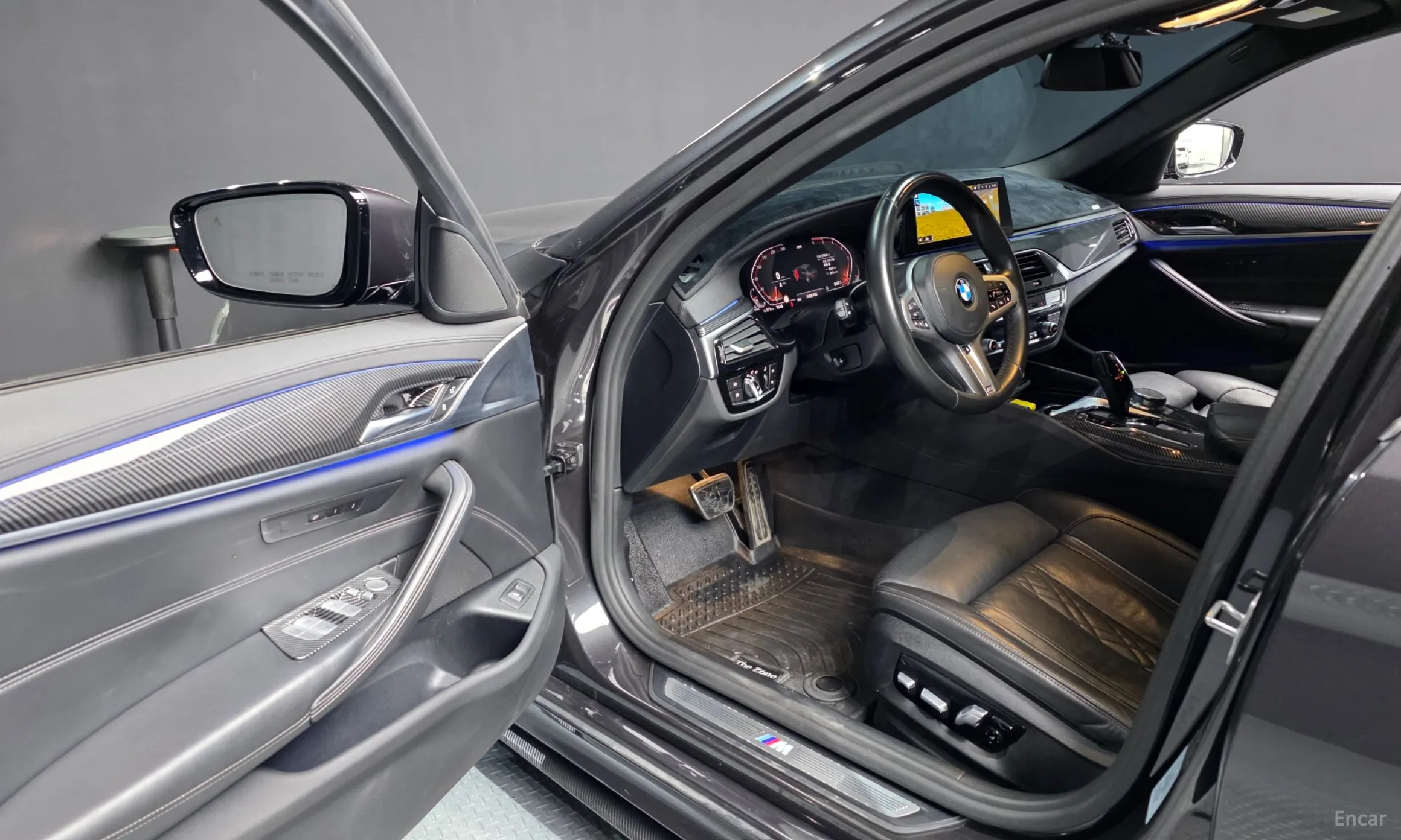 BMW 5 Series (G30) превью 10