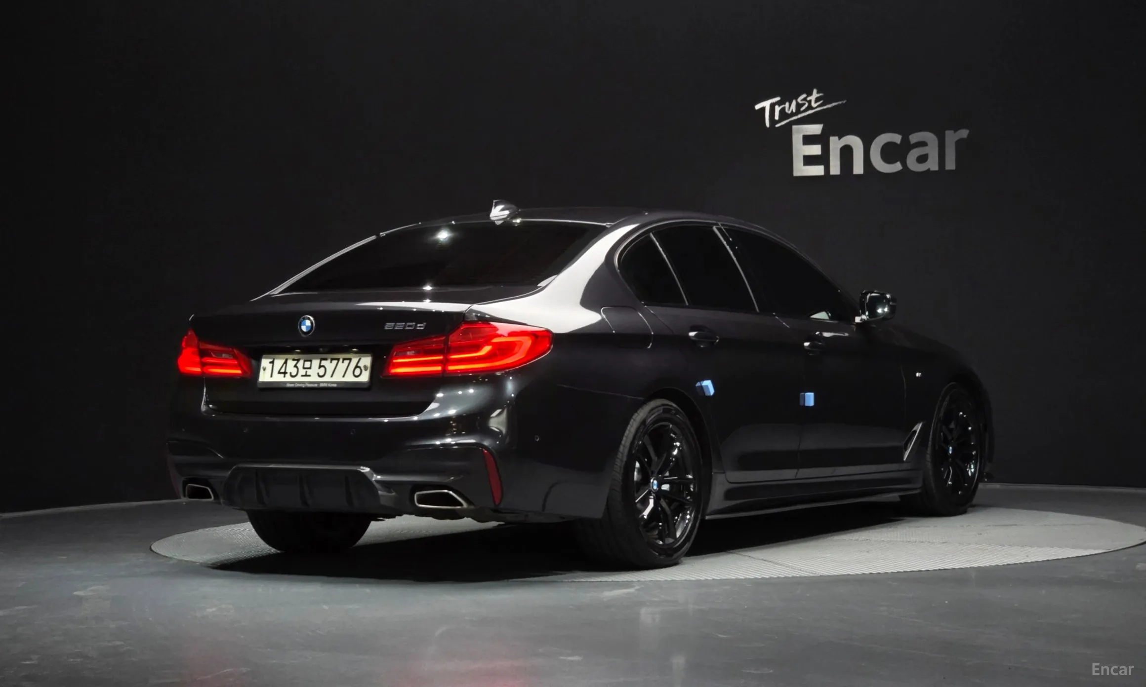BMW 5 Series (G30) превью 2