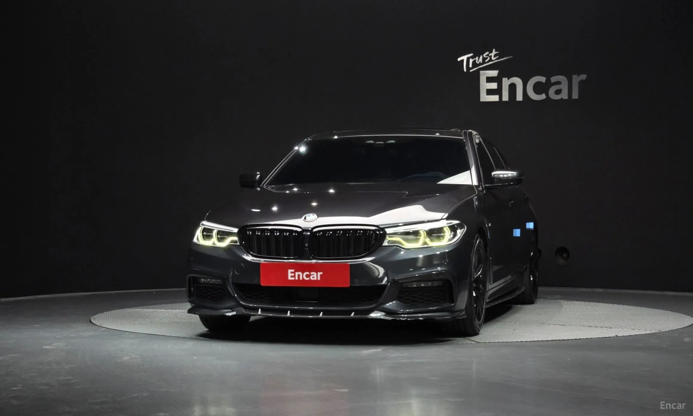BMW 5 Series (G30) превью 3