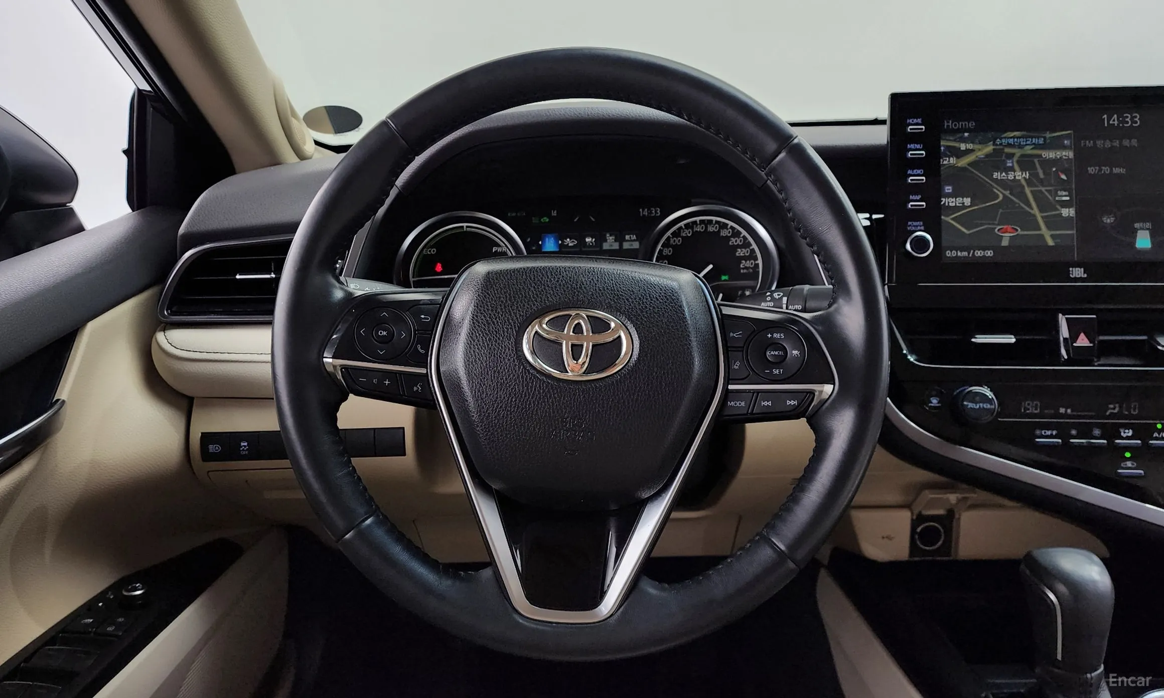 Toyota Camry (XV70) превью 13