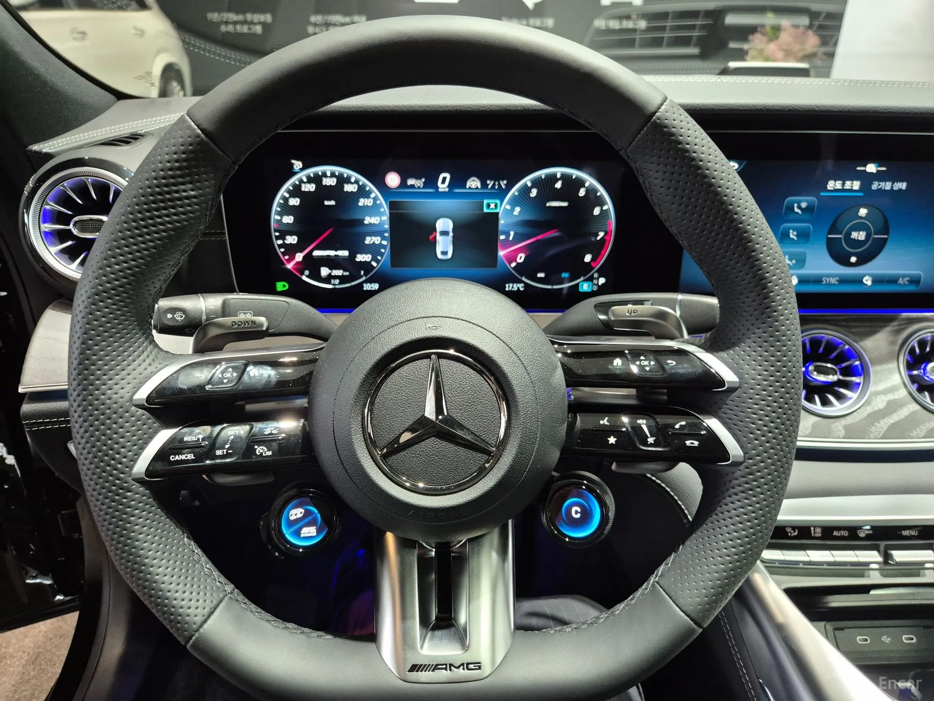 Mercedes Benz AMG GT превью 15