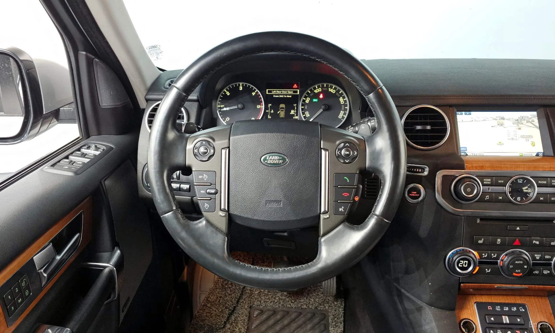 Land Rover Discovery 4 превью 12
