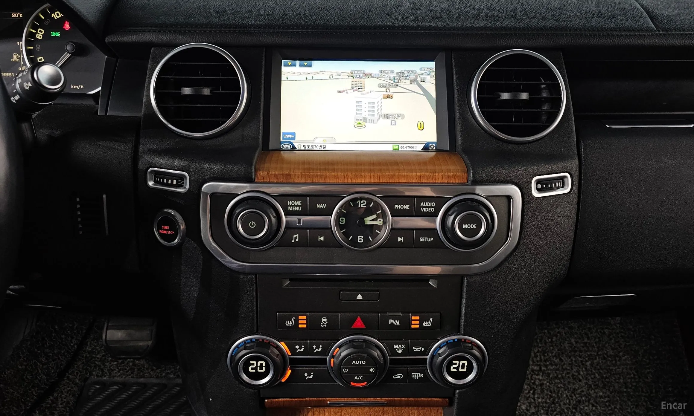 Land Rover Discovery 4 превью 13