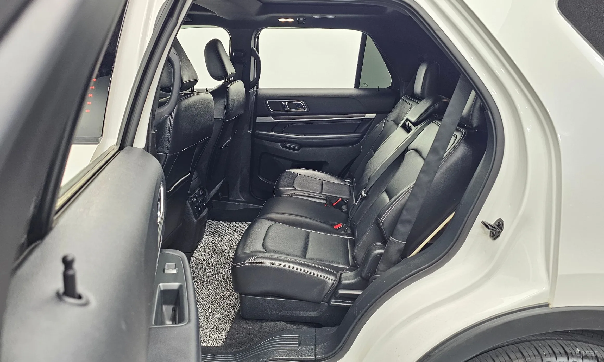 Ford Explorer превью 11