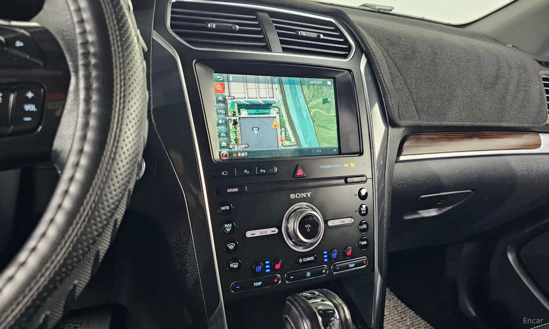 Ford Explorer превью 12