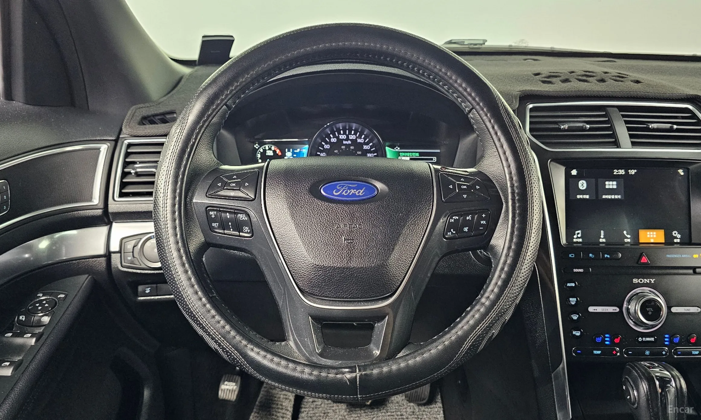 Ford Explorer превью 13