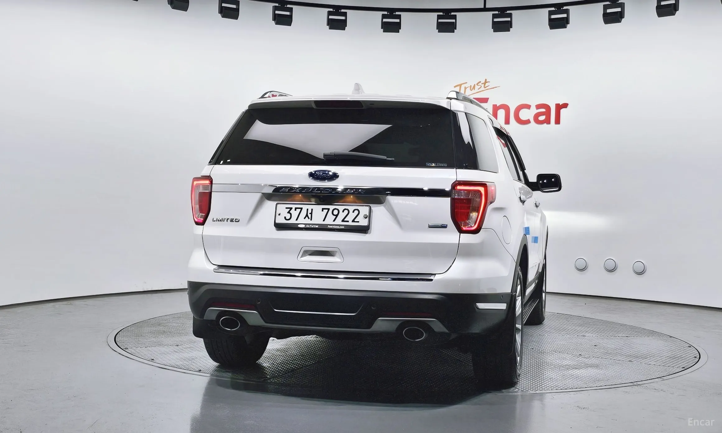 Ford Explorer превью 4